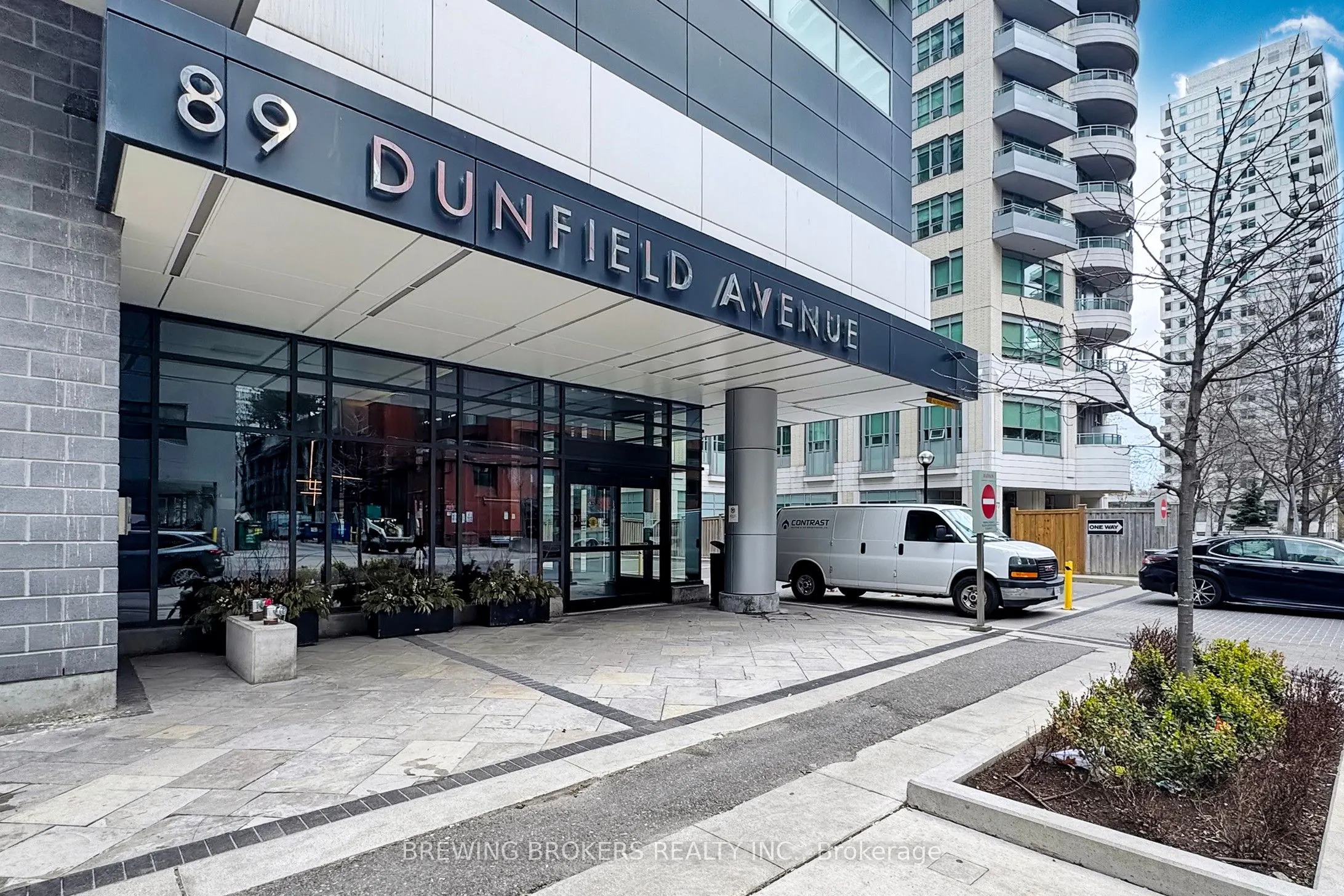 89 Dunfield Avenue, #902