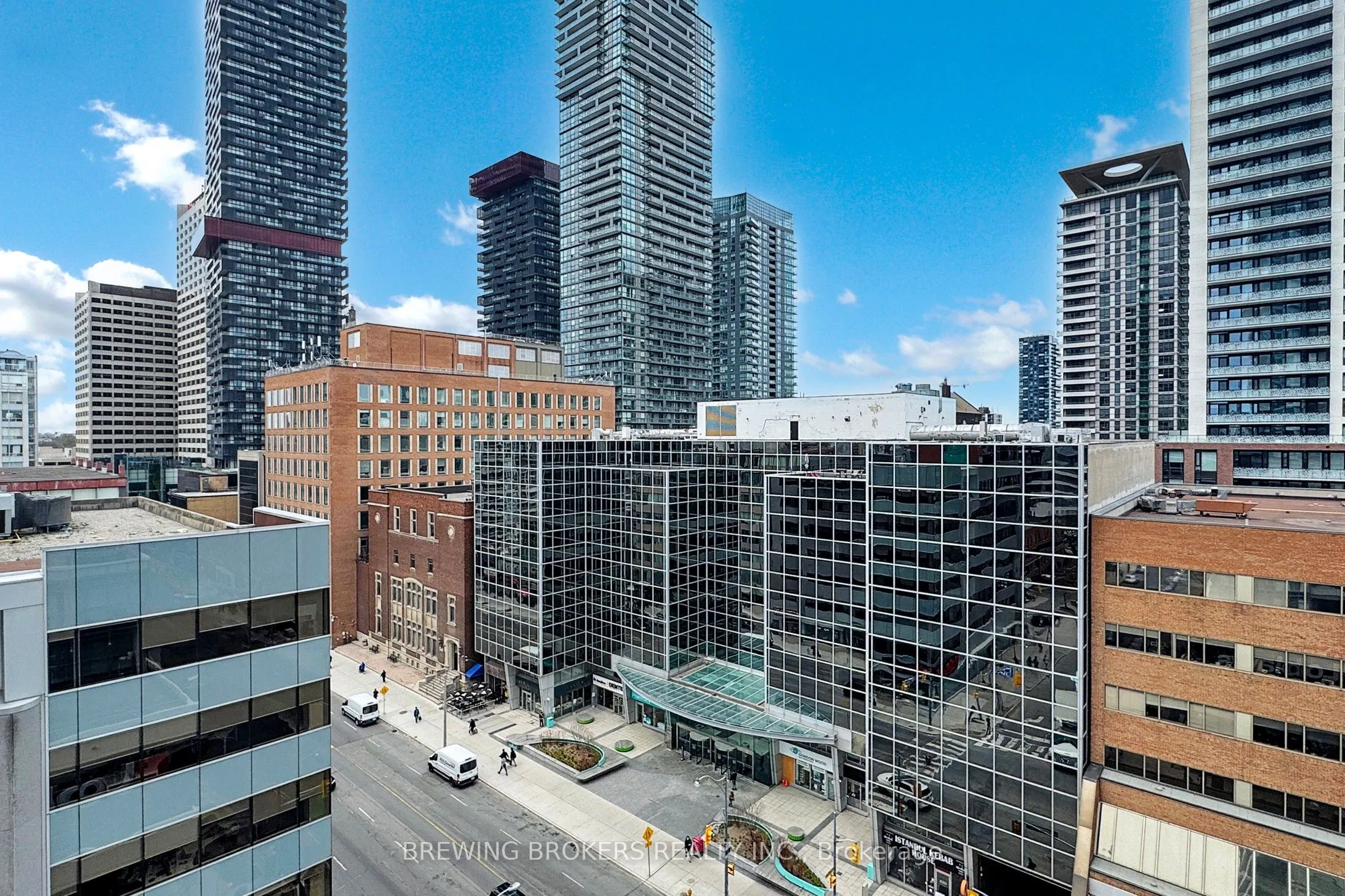 89 Dunfield Avenue, #902