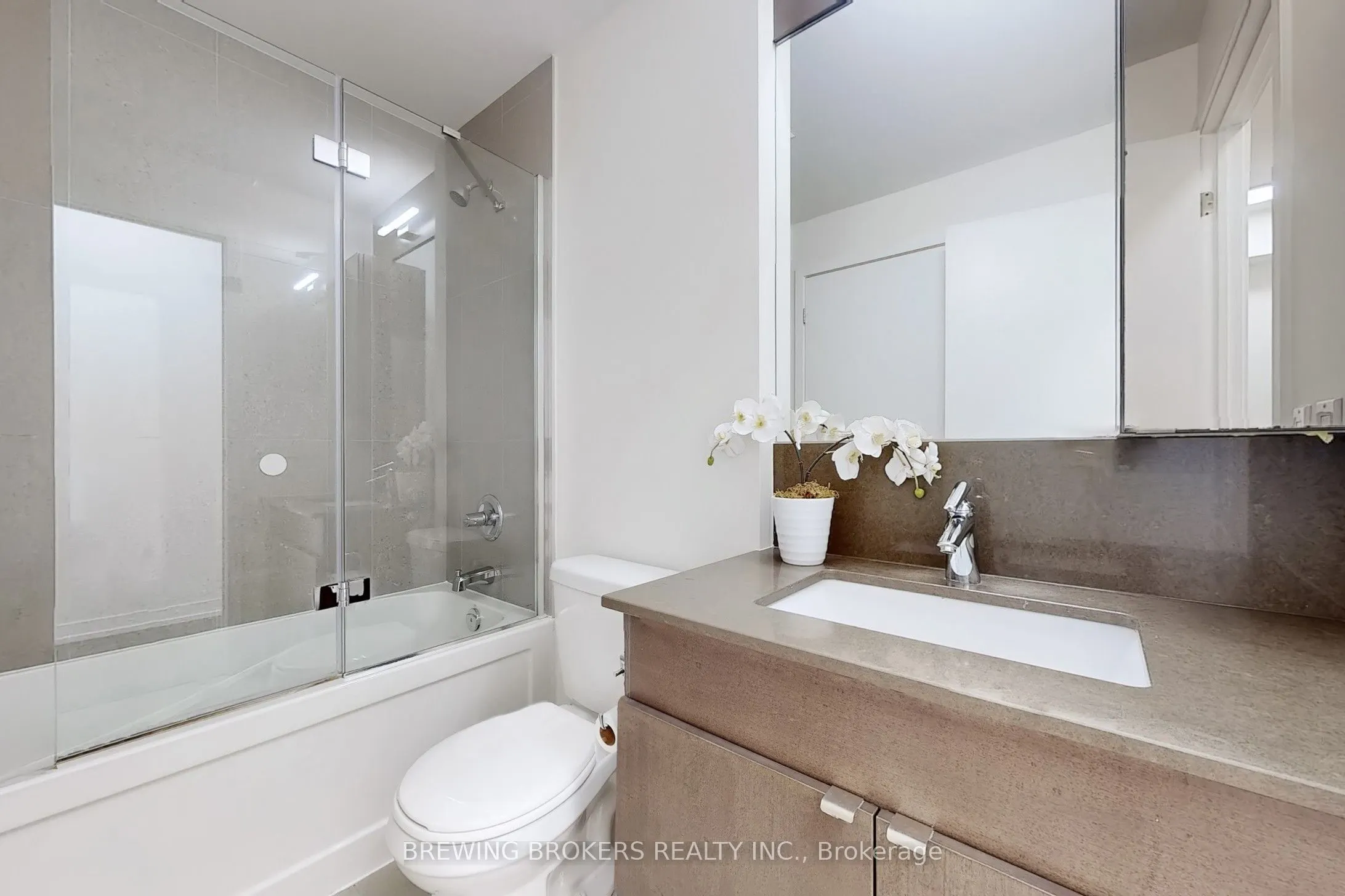89 Dunfield Avenue, #902