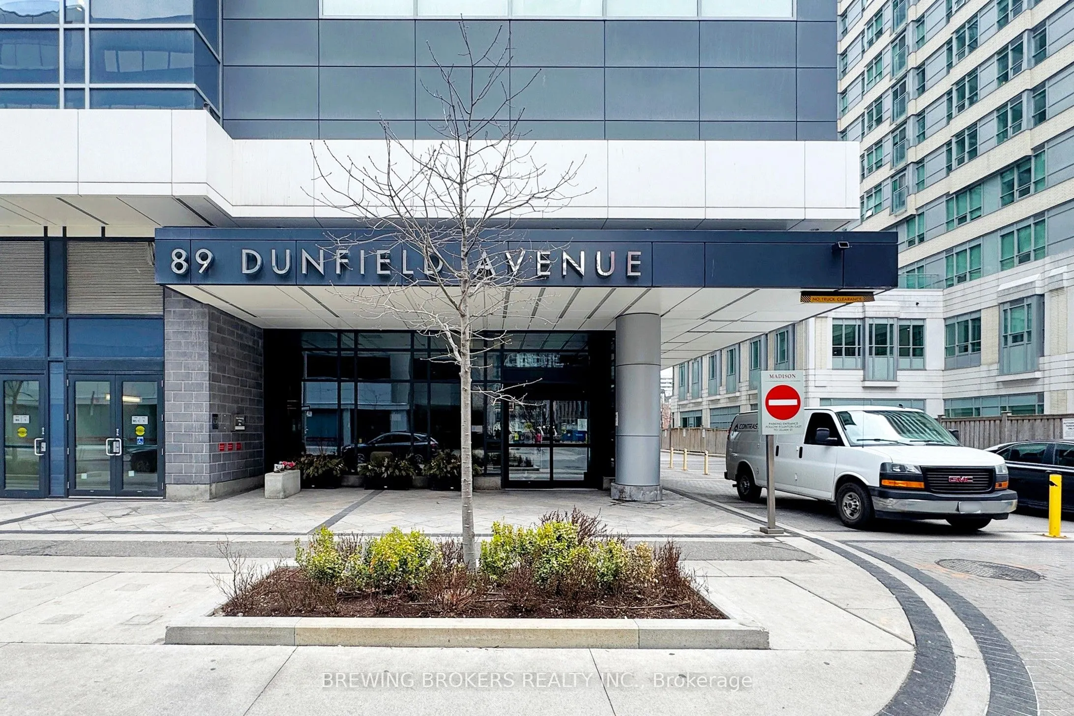 89 Dunfield Avenue, #902
