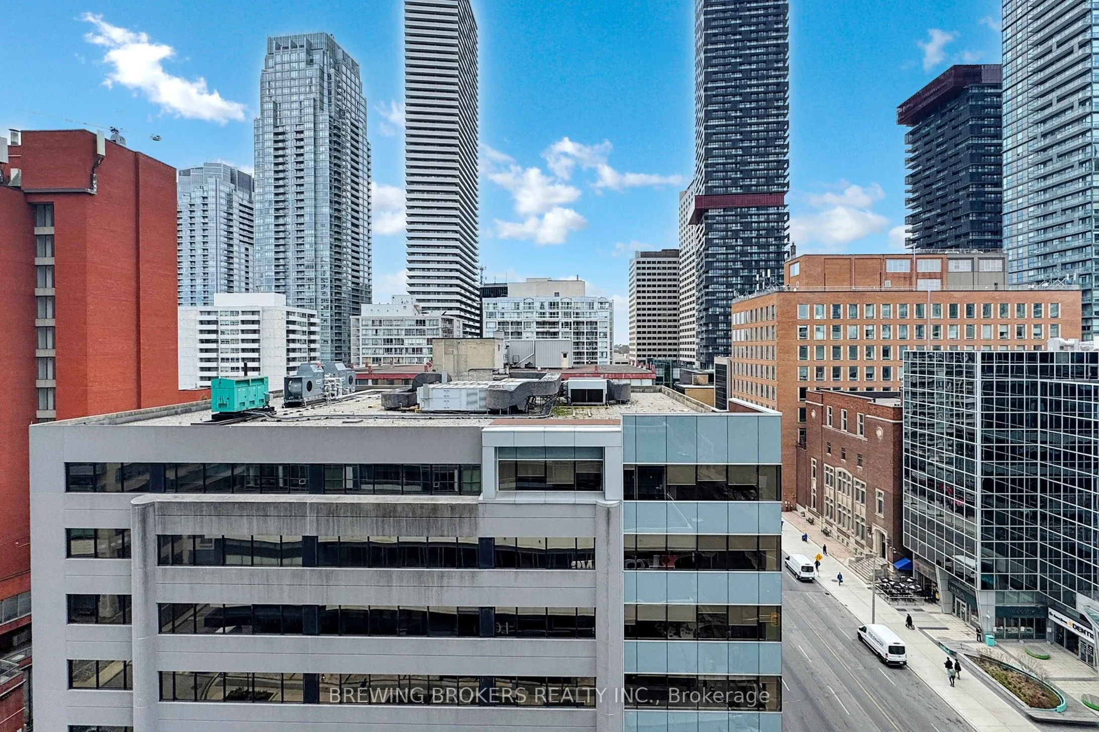 89 Dunfield Avenue, #902