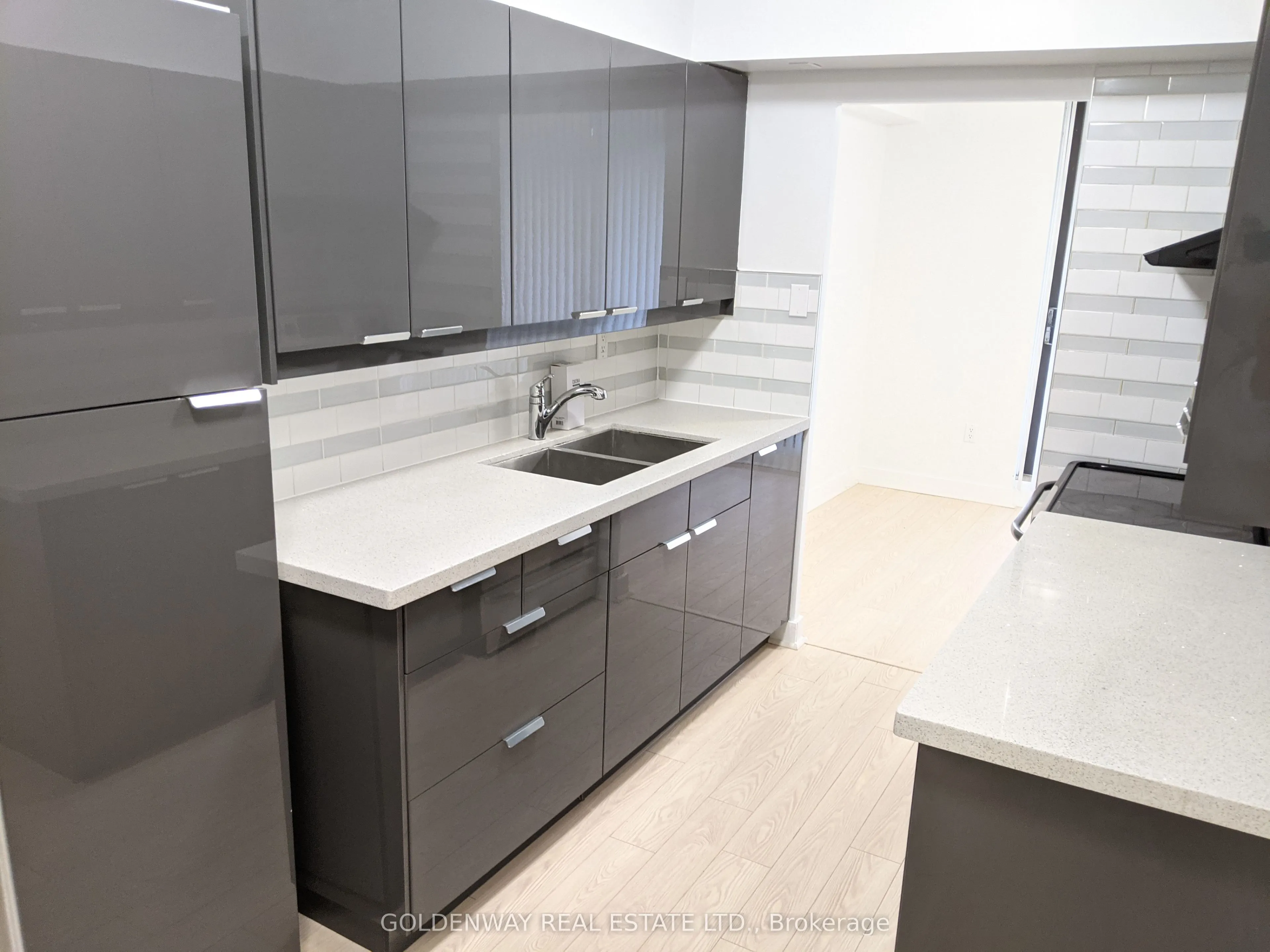 177 Linus Road, #402