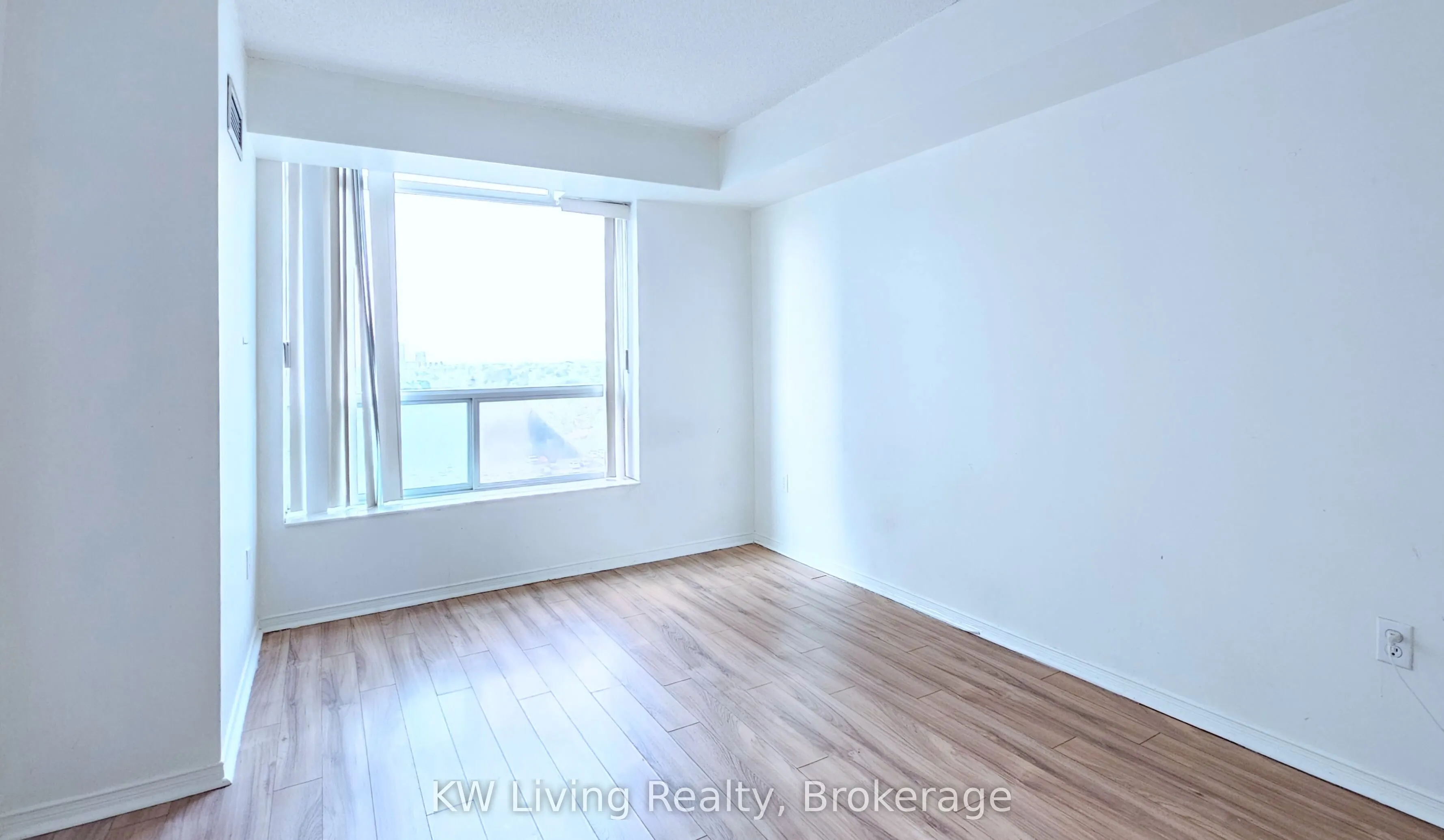 8 Pemberton Avenue, #1008