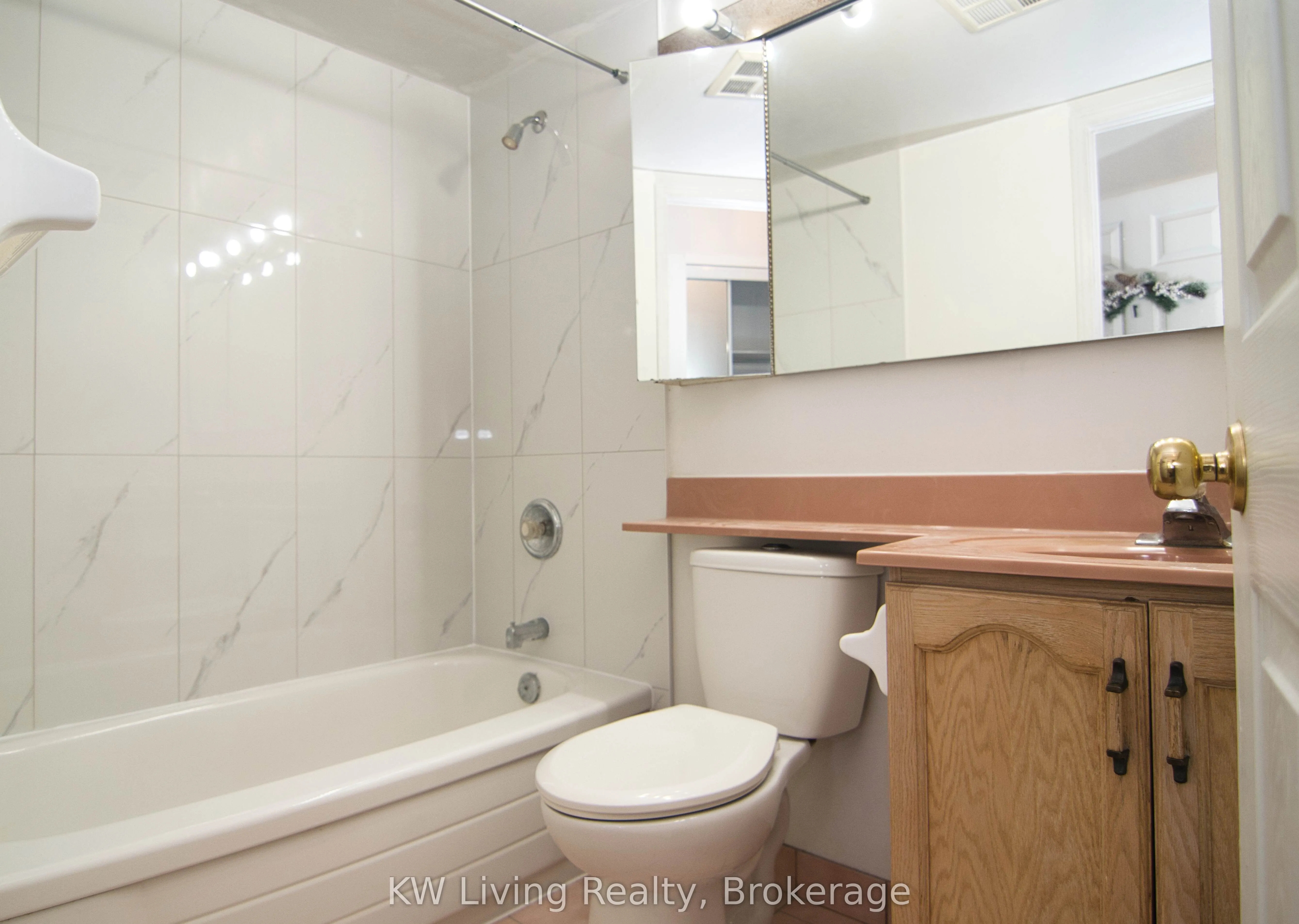 8 Pemberton Avenue, #1008