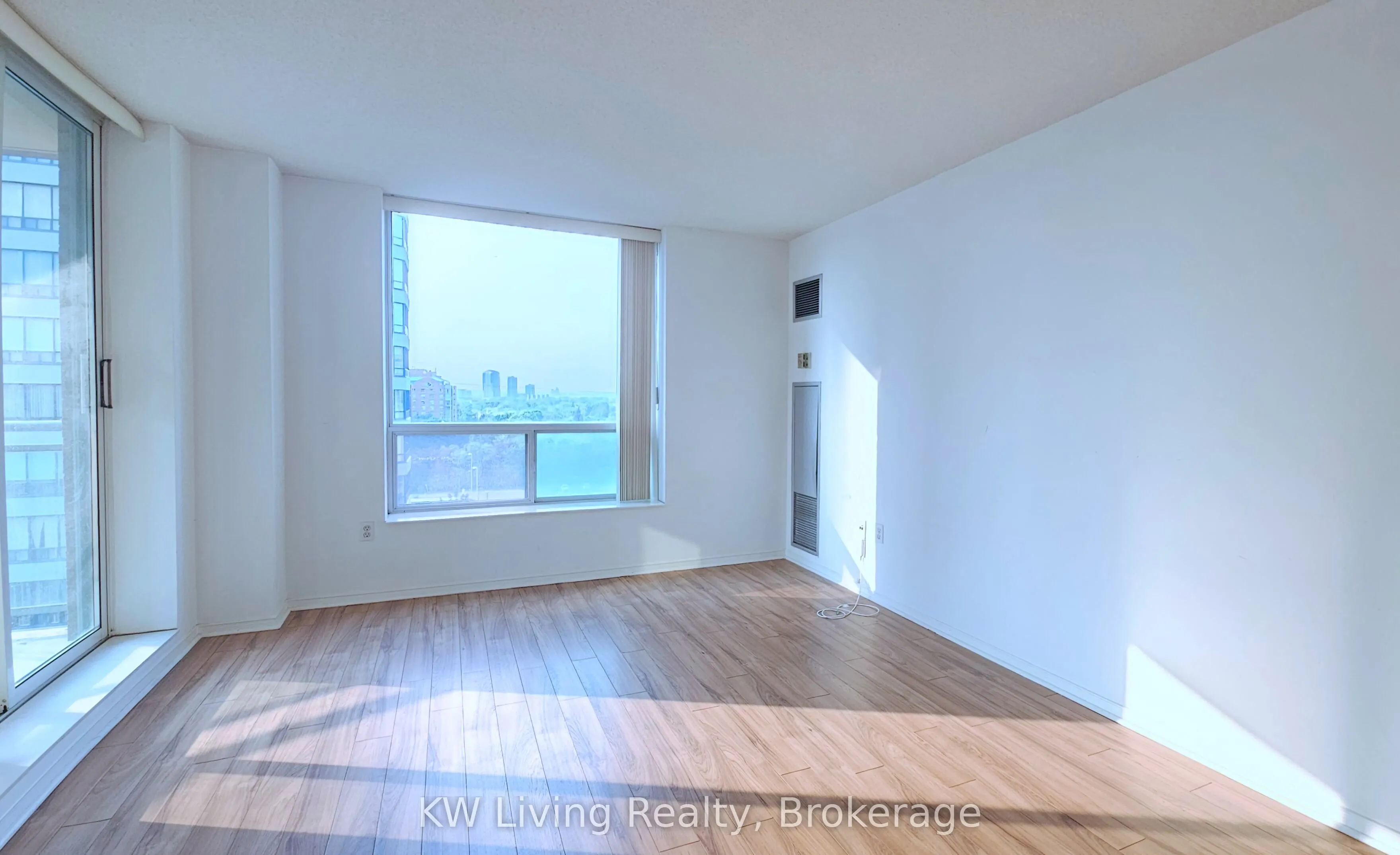 8 Pemberton Avenue, #1008