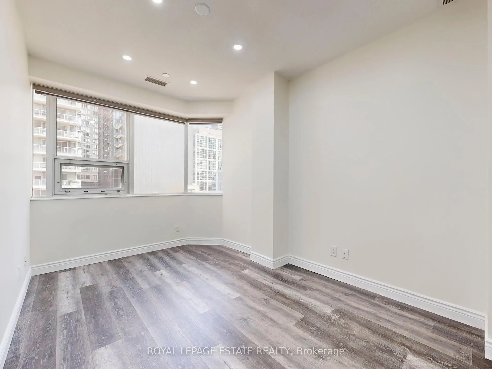 393 King Street W, #607