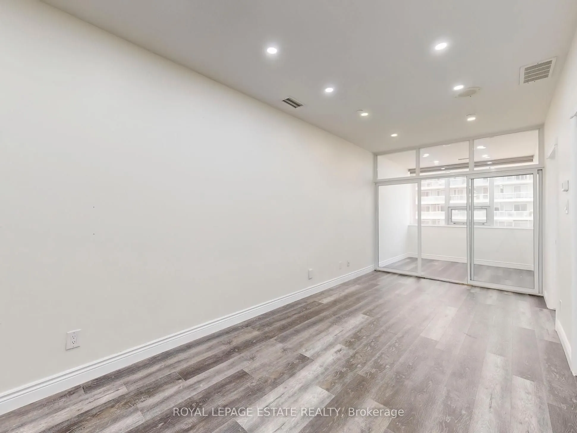 393 King Street W, #607