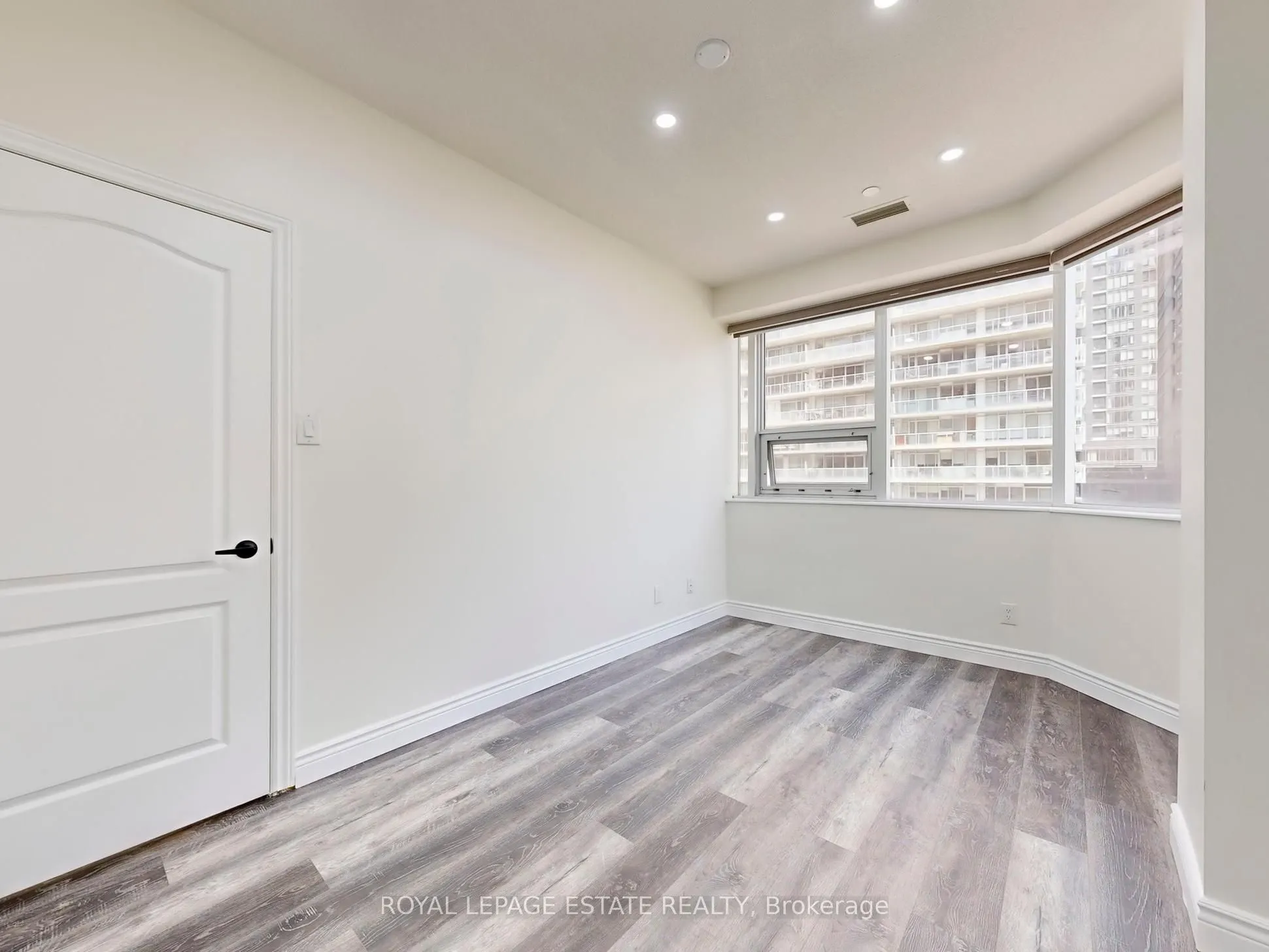 393 King Street W, #607