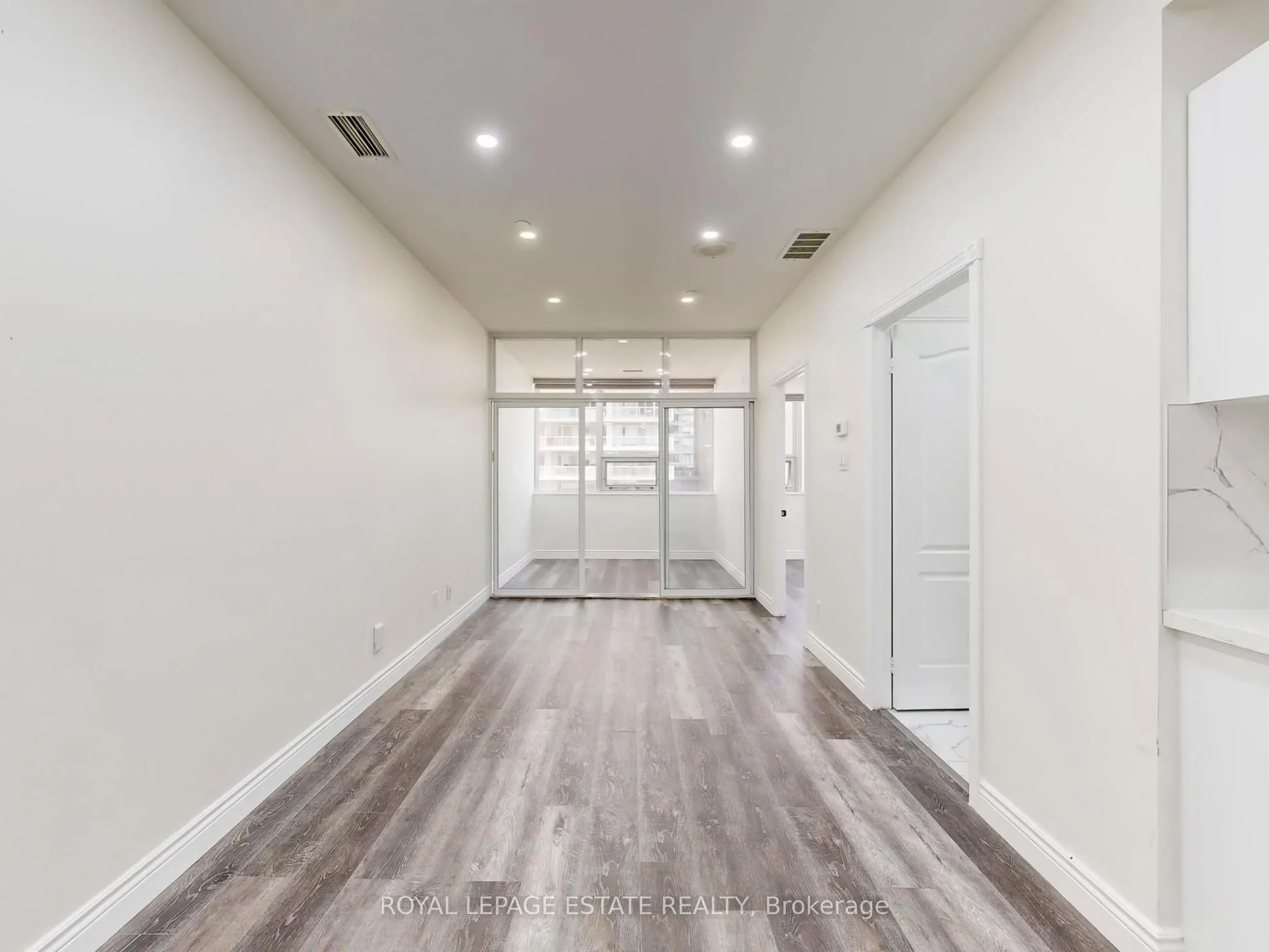393 King Street W, #607