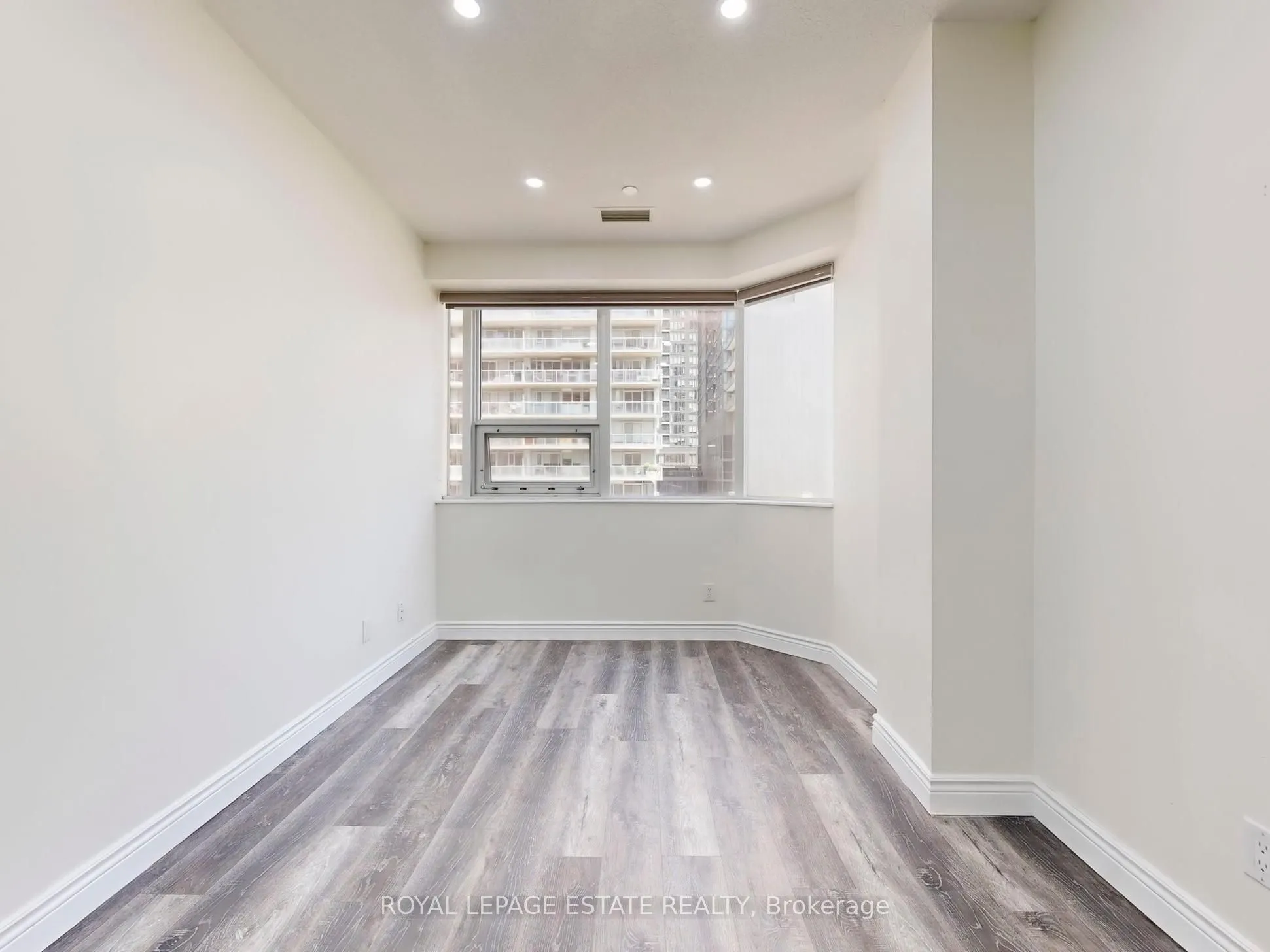 393 King Street W, #607