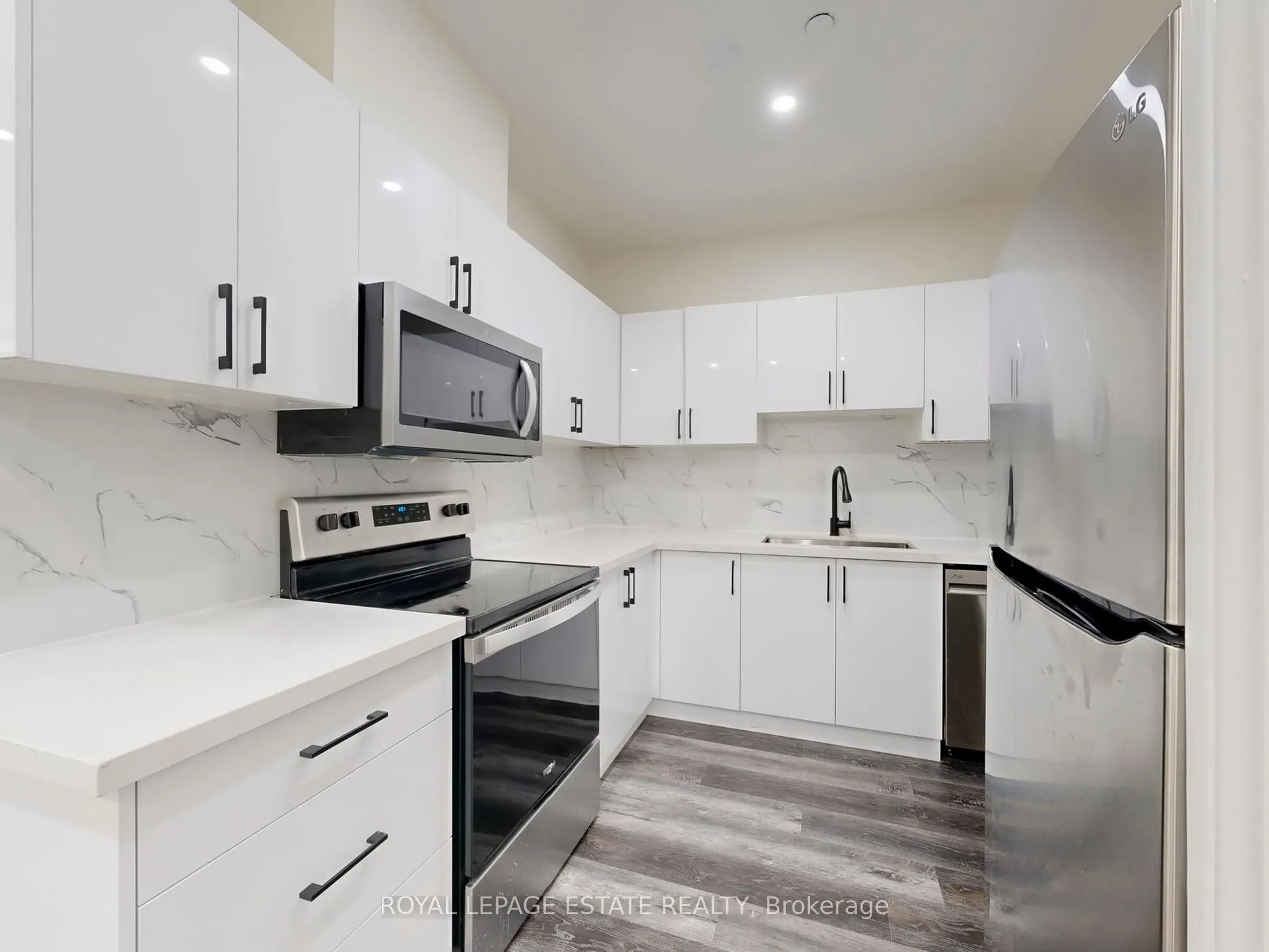 393 King Street W, #607