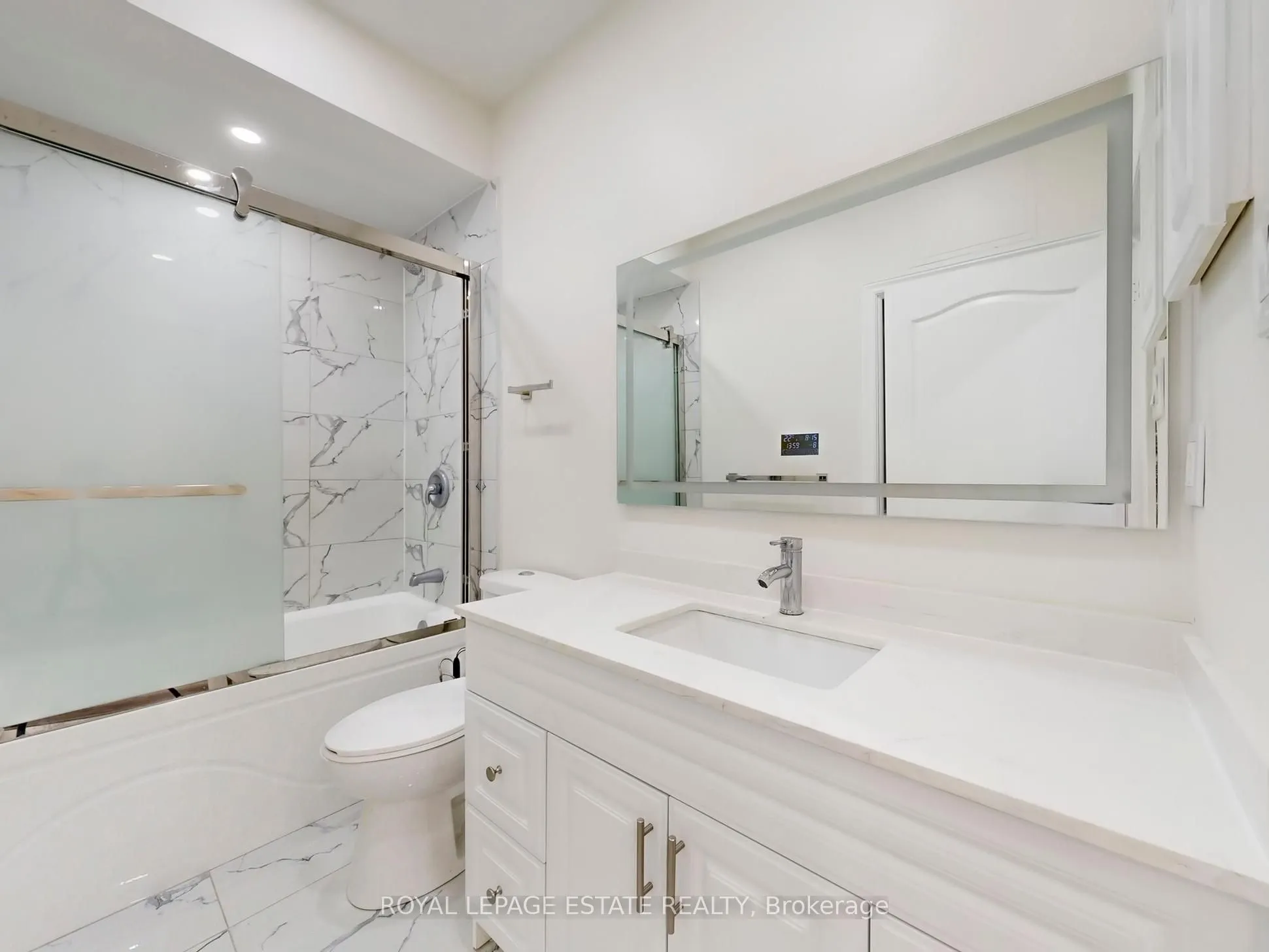 393 King Street W, #607