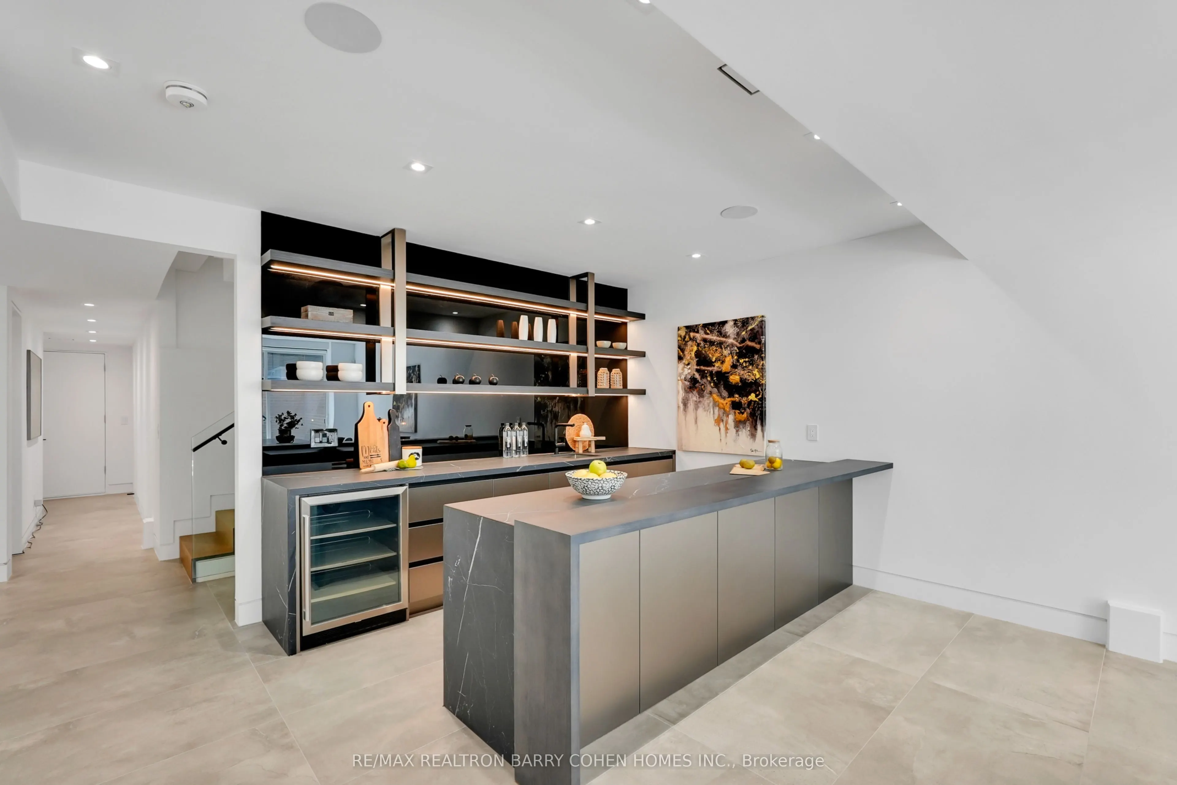 52 Elmsthorpe Avenue