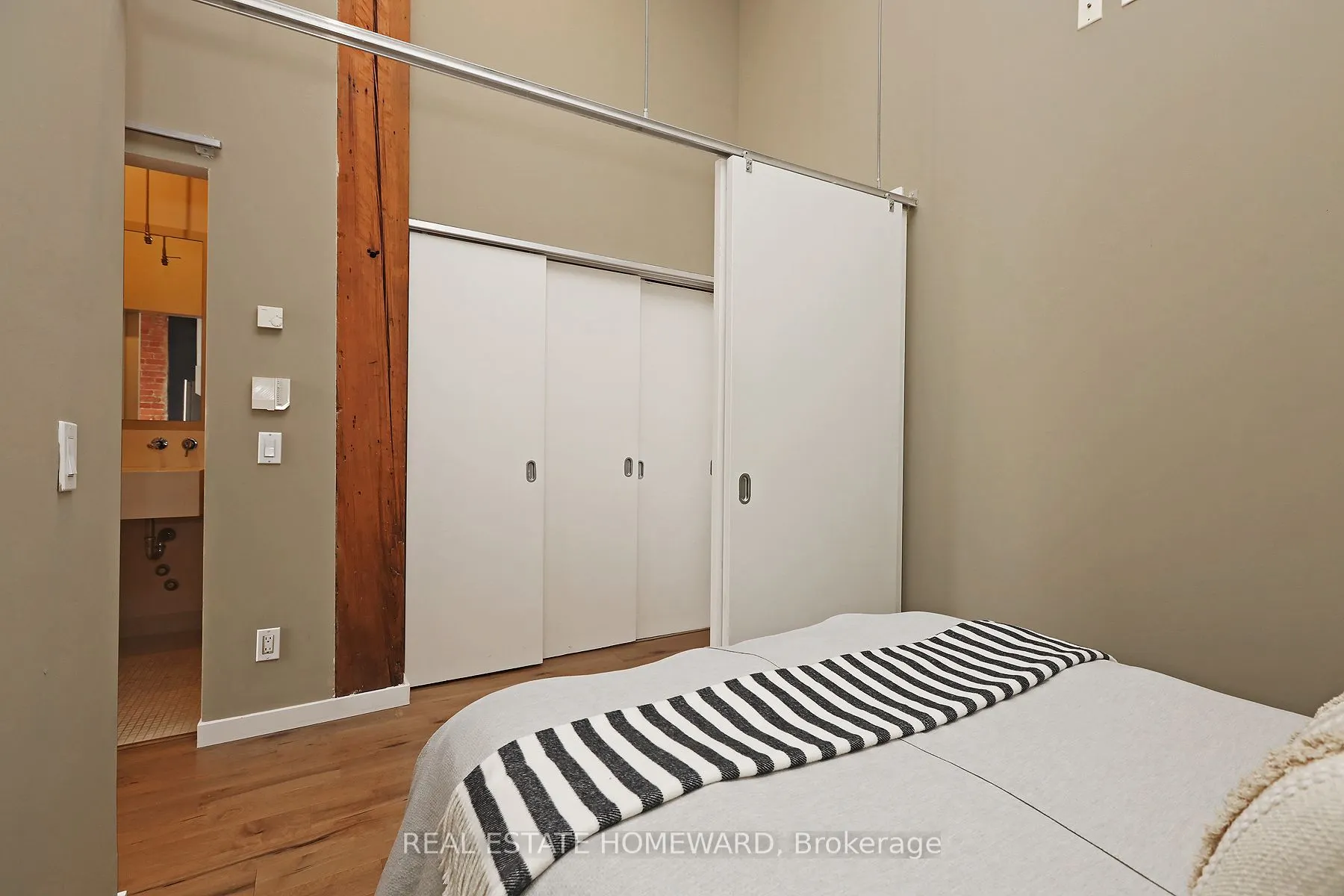 915 King Street W, #205