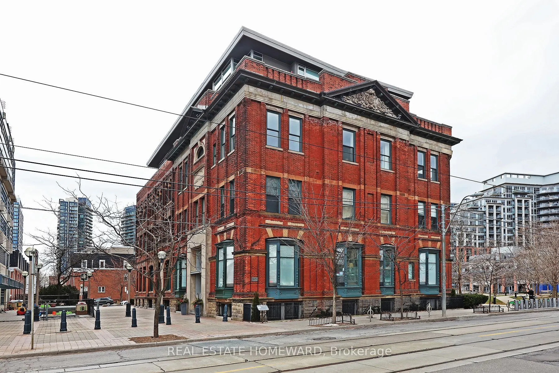 915 King Street W, #205