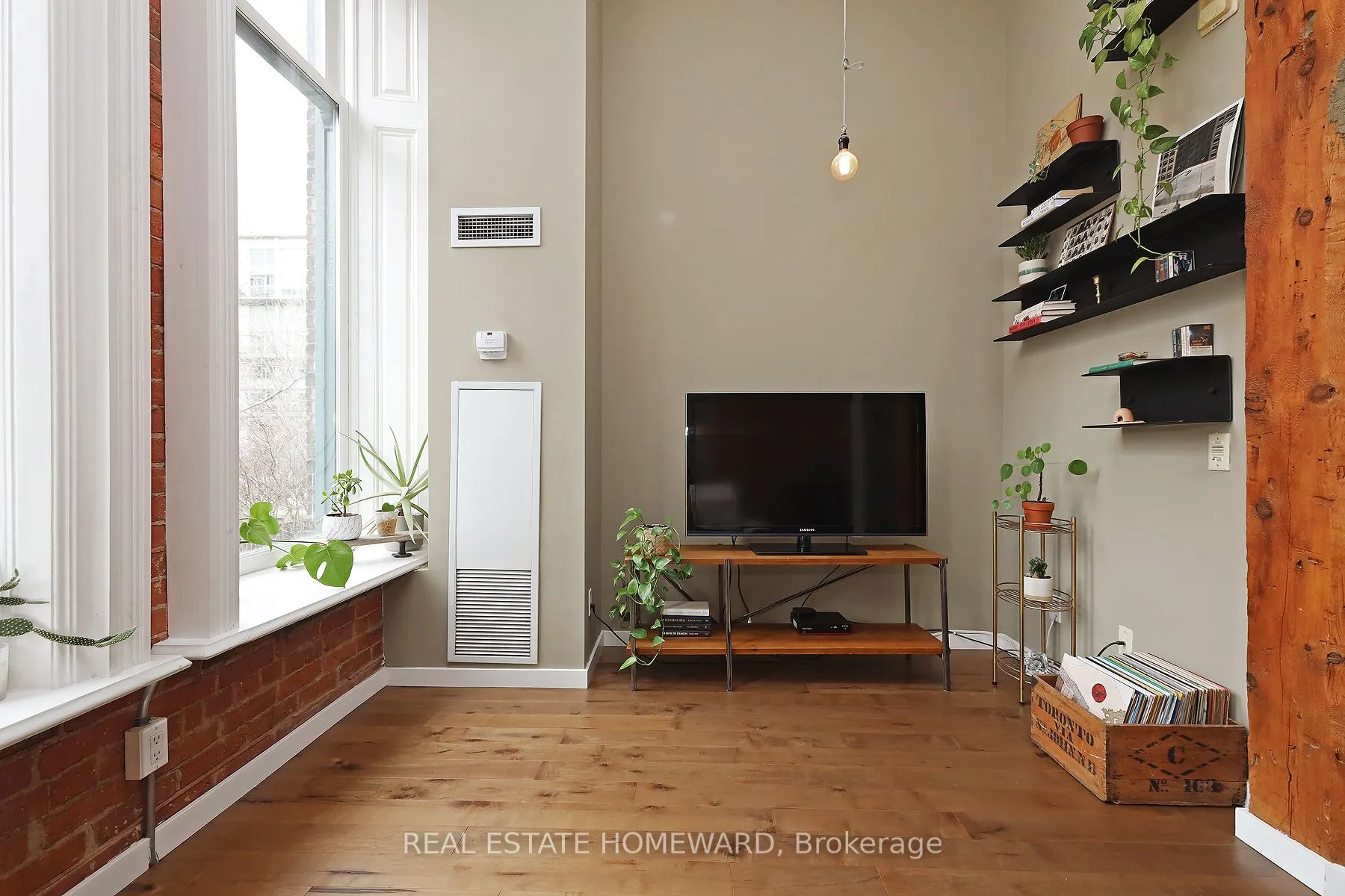 915 King Street W, #205