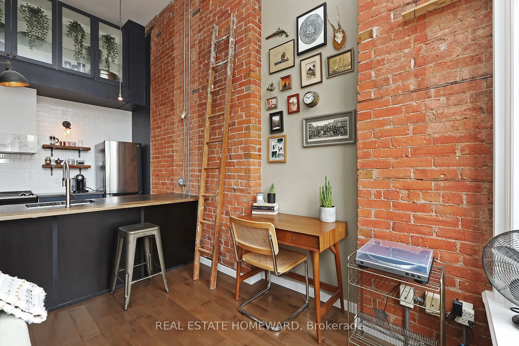 915 King Street W, #205