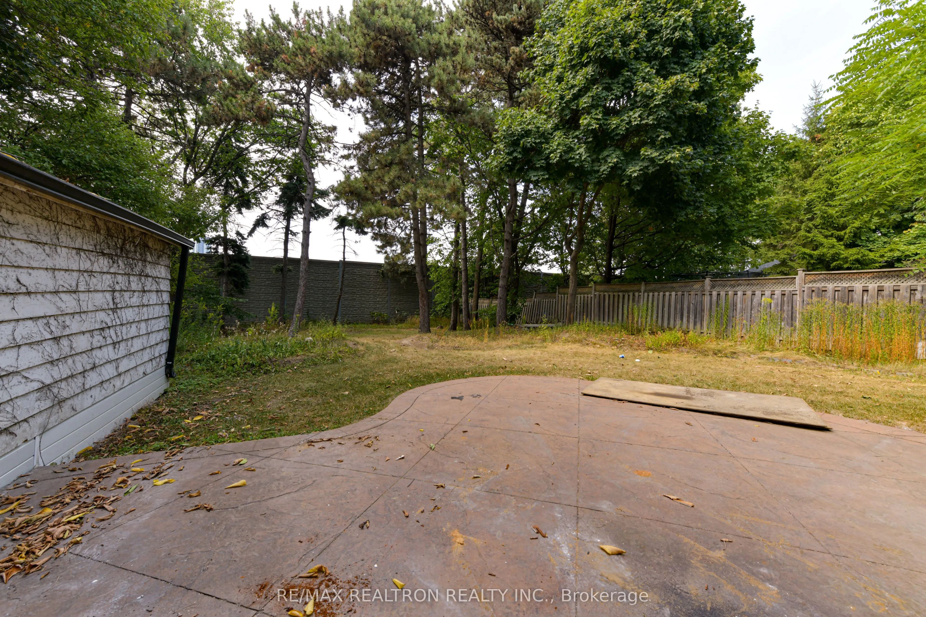 150 Upper Canada Drive