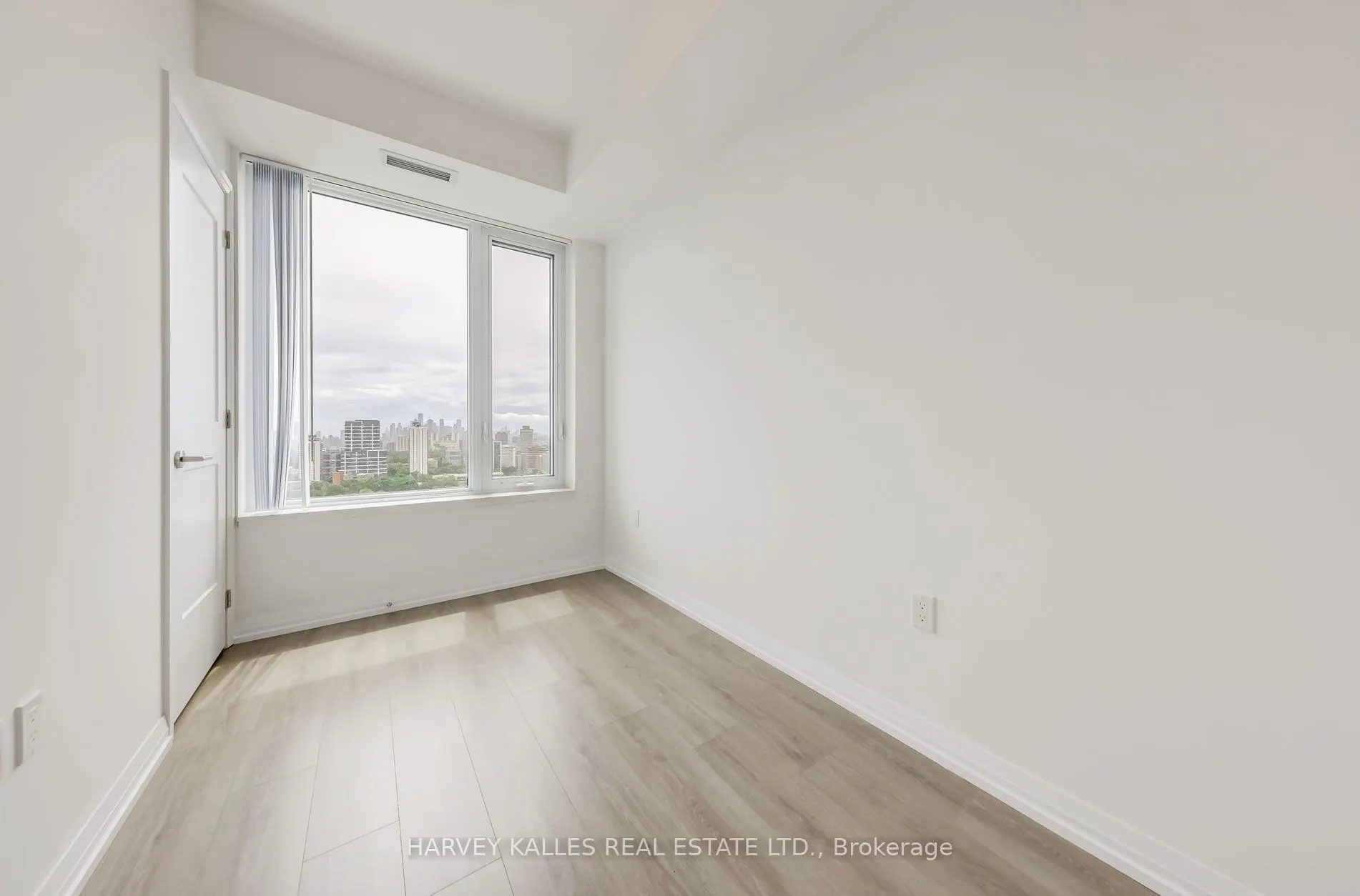 25 Holly Street, #2707