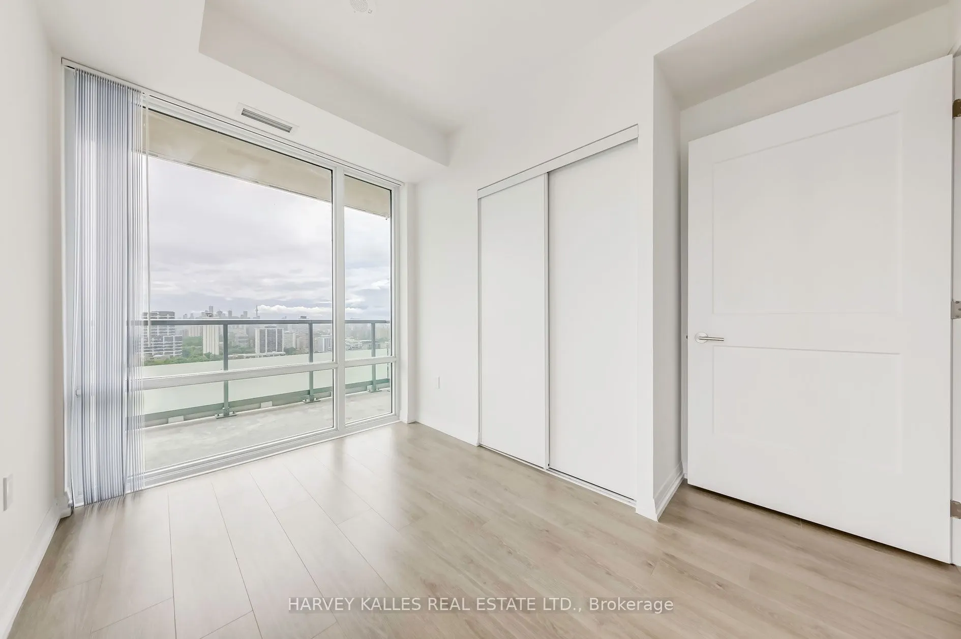 25 Holly Street, #2707