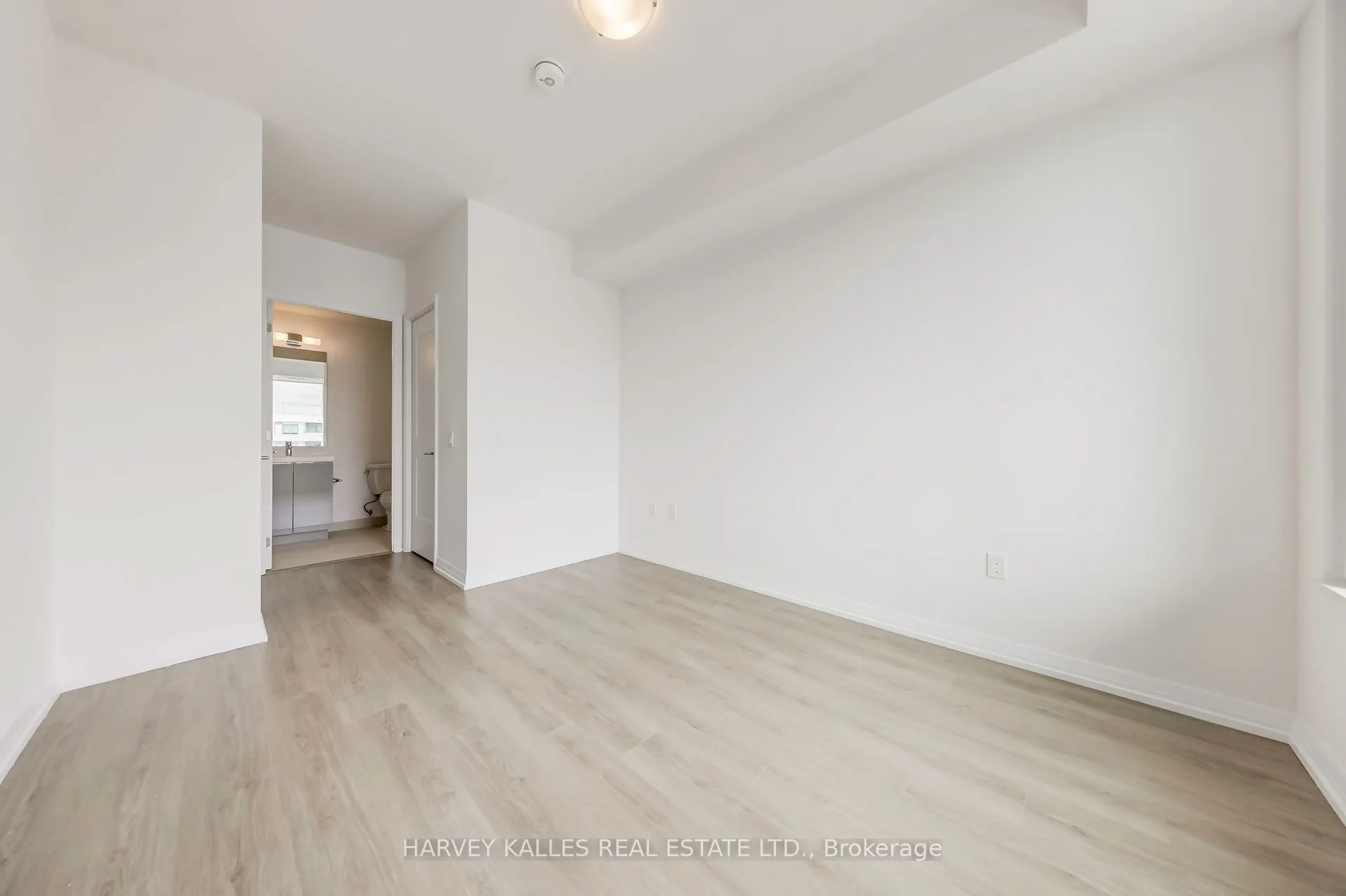 25 Holly Street, #2707