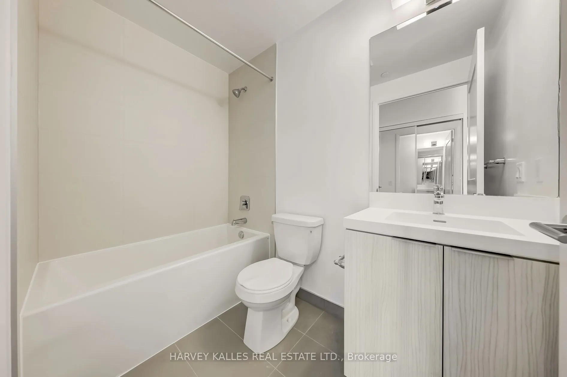25 Holly Street, #2707