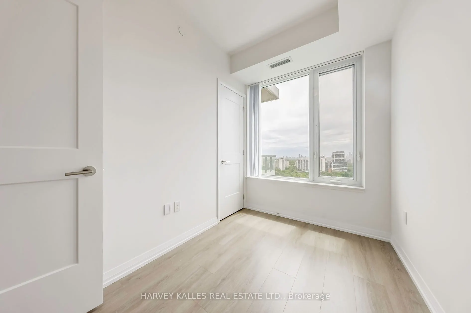 25 Holly Street, #2707