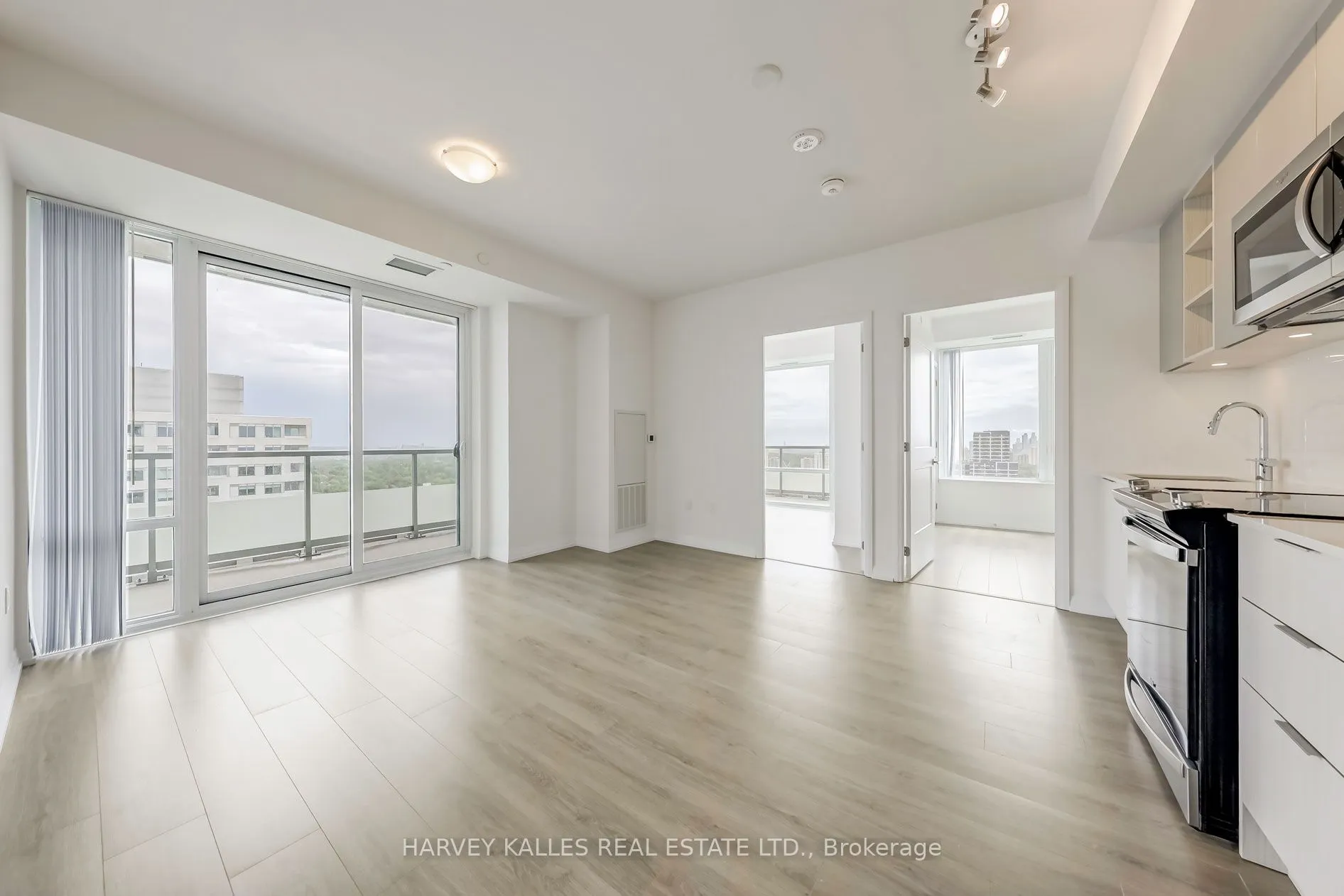 25 Holly Street, #2707
