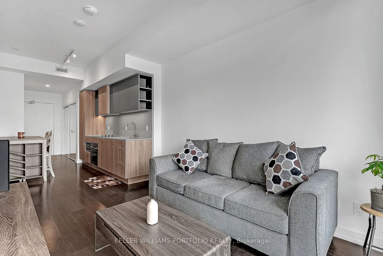 19 Western Battery Road, #716