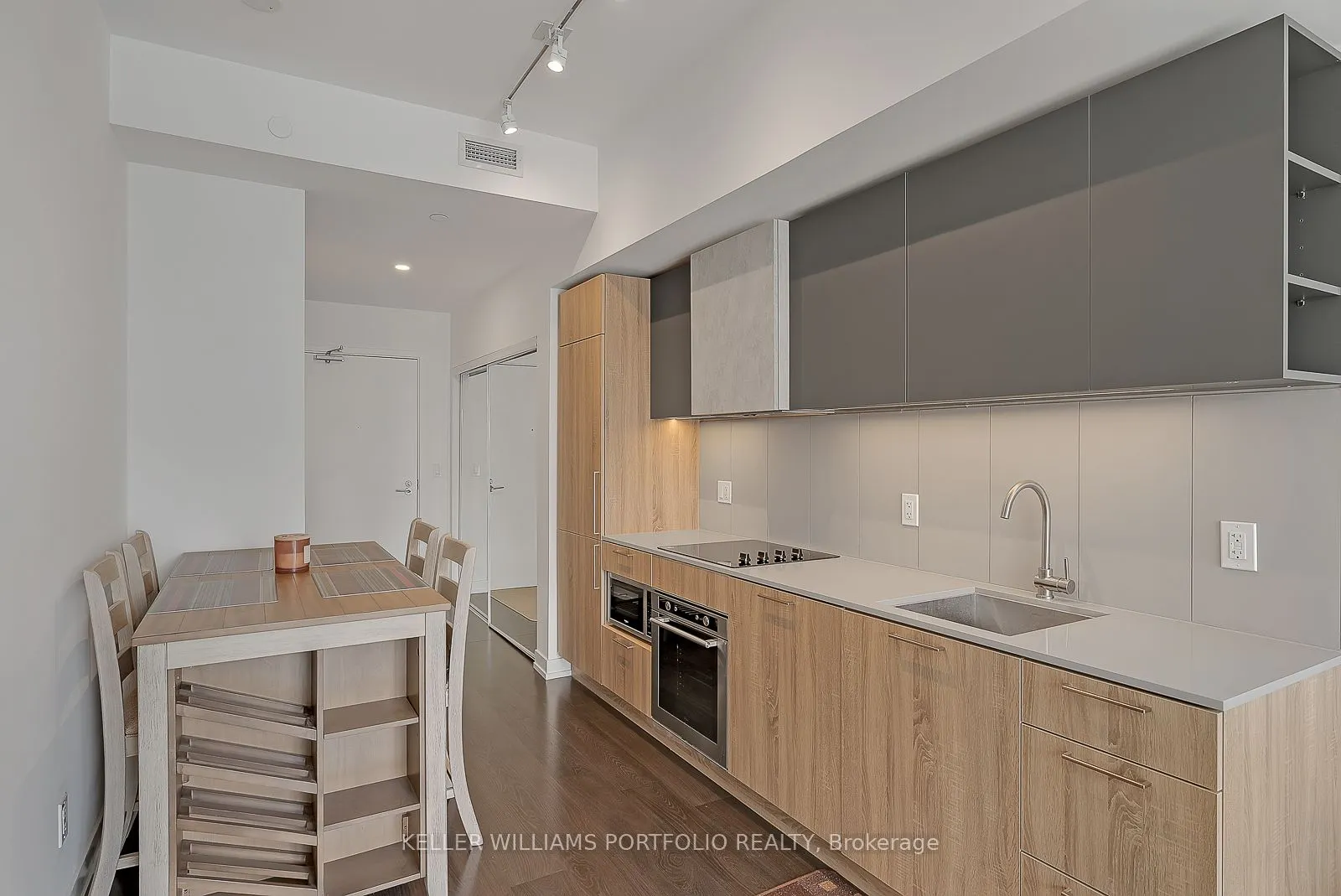 19 Western Battery Road, #716
