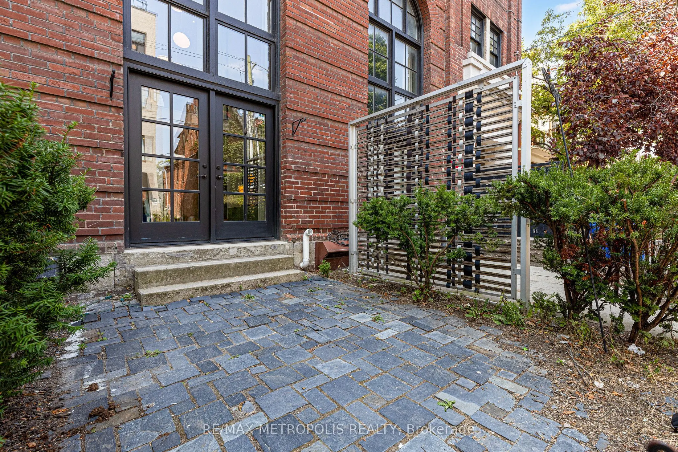 394 Euclid Avenue, #102