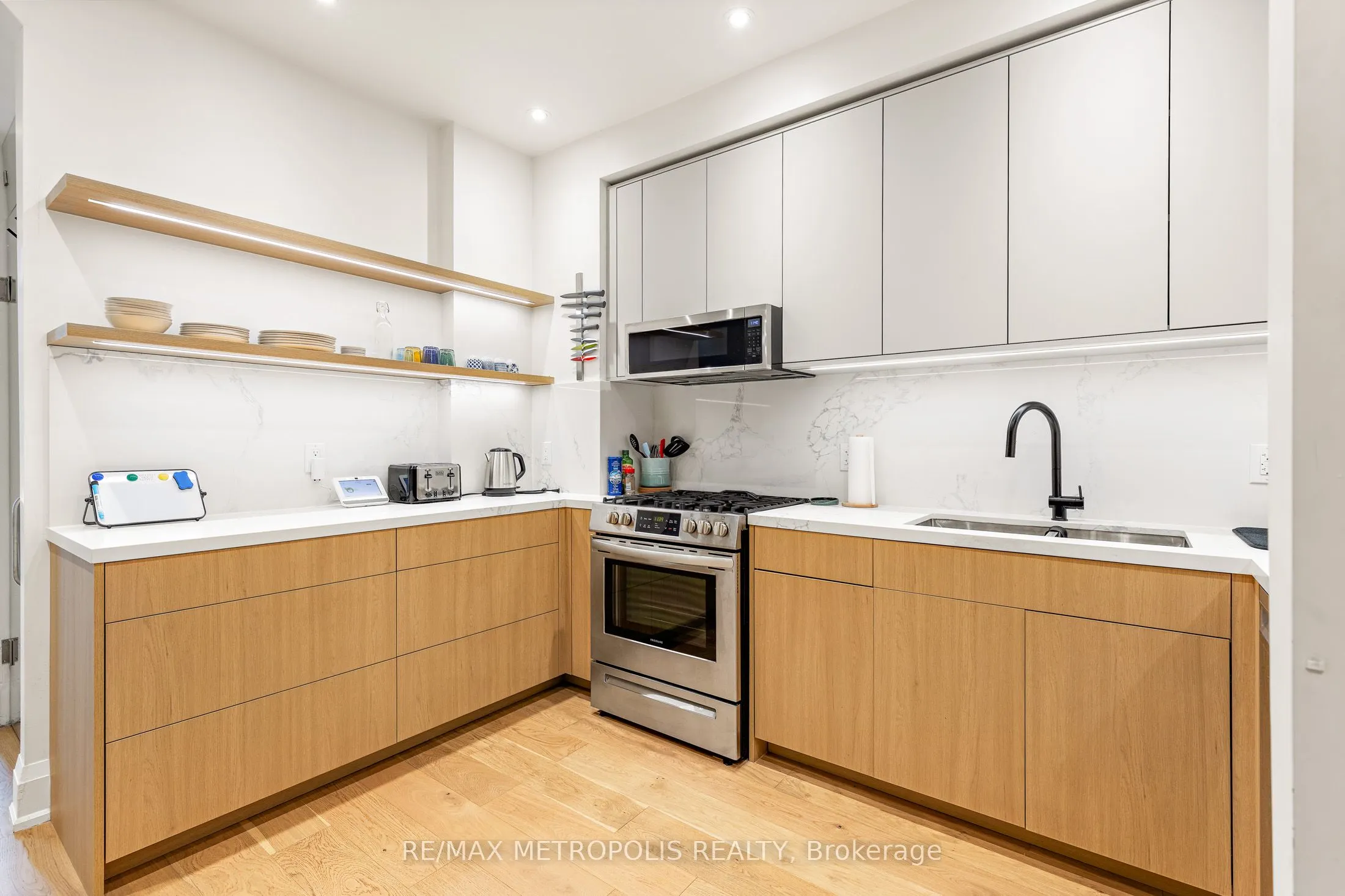 394 Euclid Avenue, #102