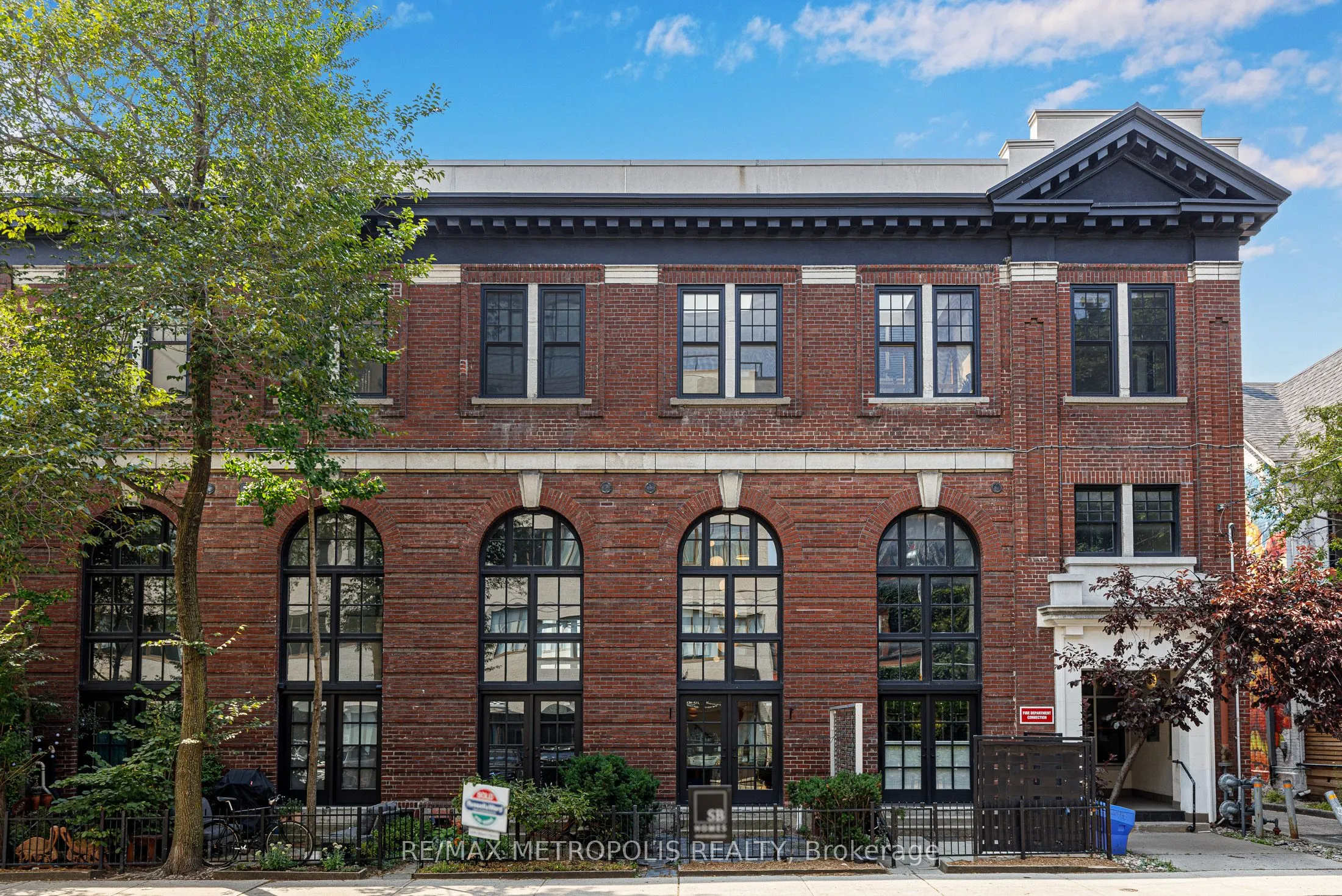 394 Euclid Avenue, #102