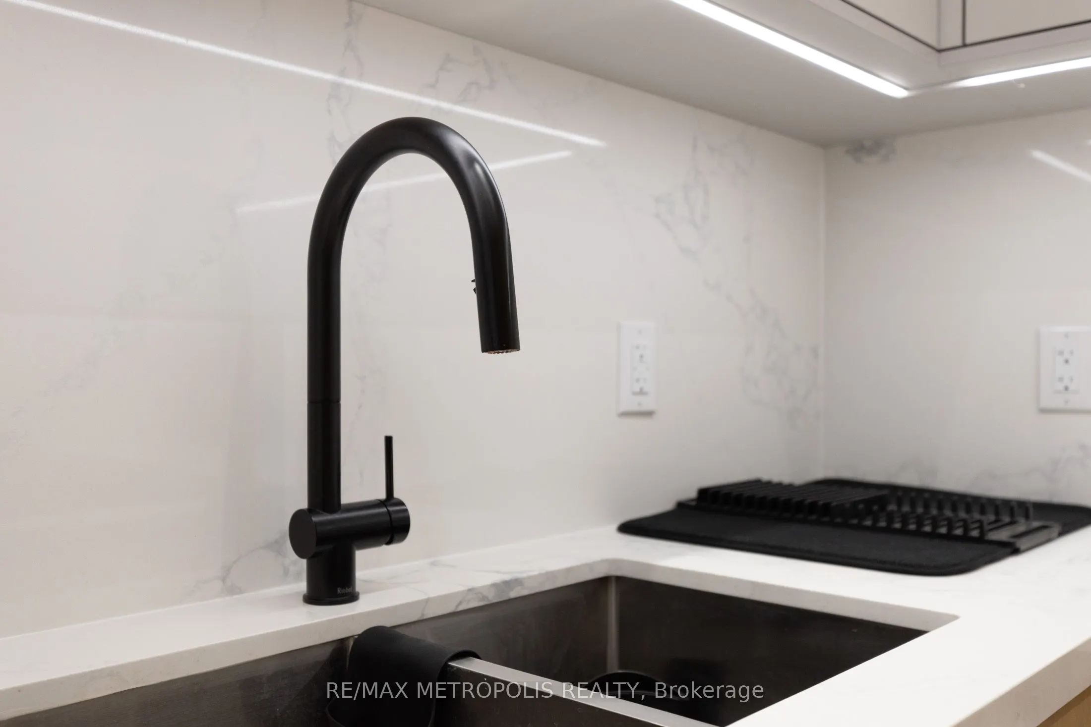 394 Euclid Avenue, #102