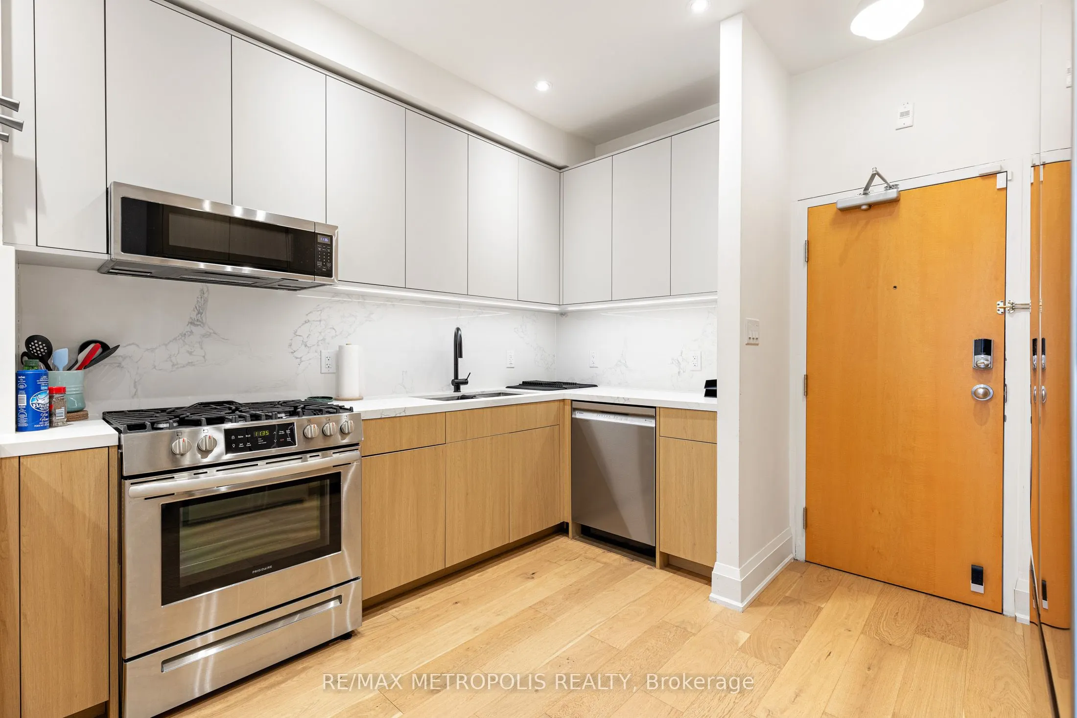 394 Euclid Avenue, #102