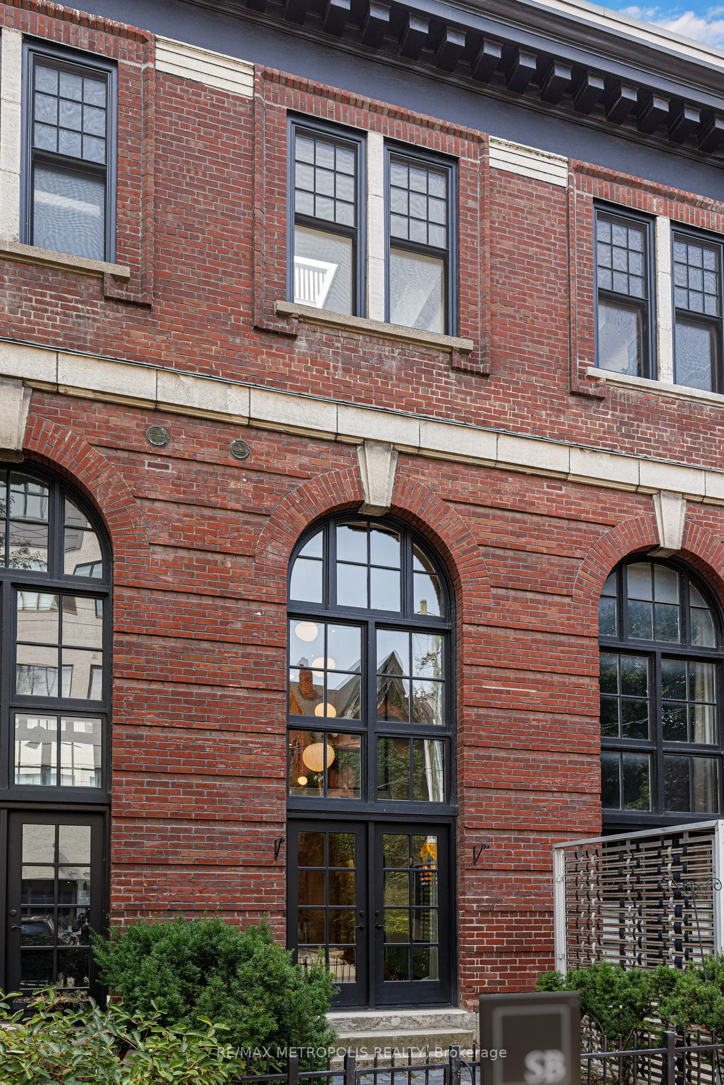 394 Euclid Avenue, #102