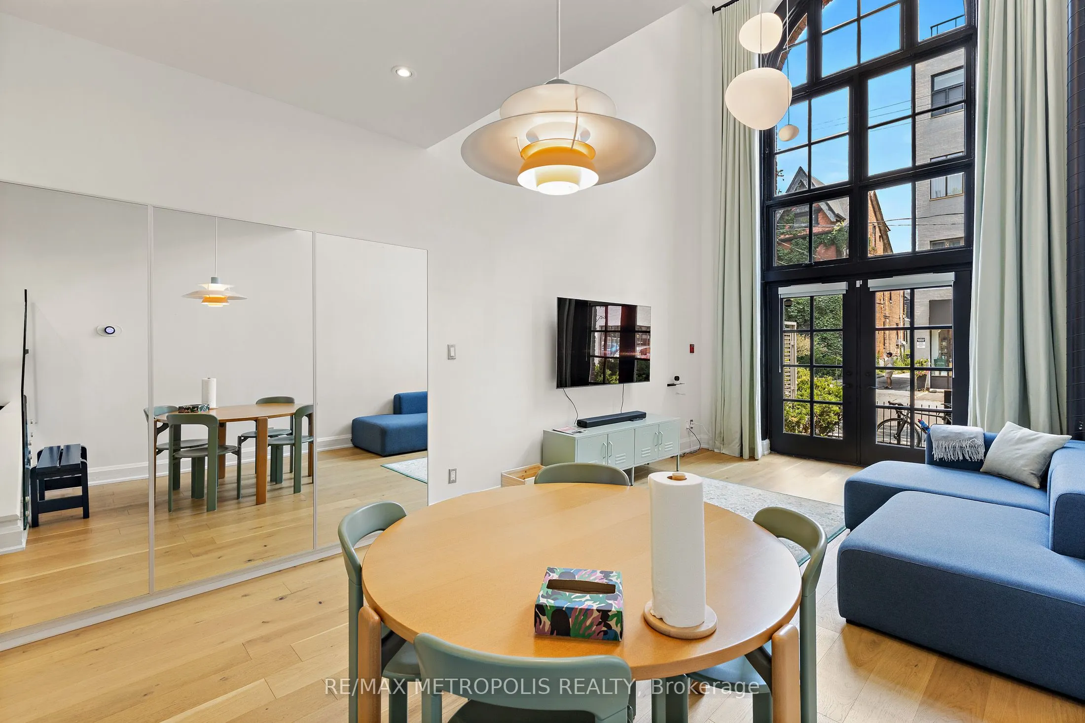 394 Euclid Avenue, #102
