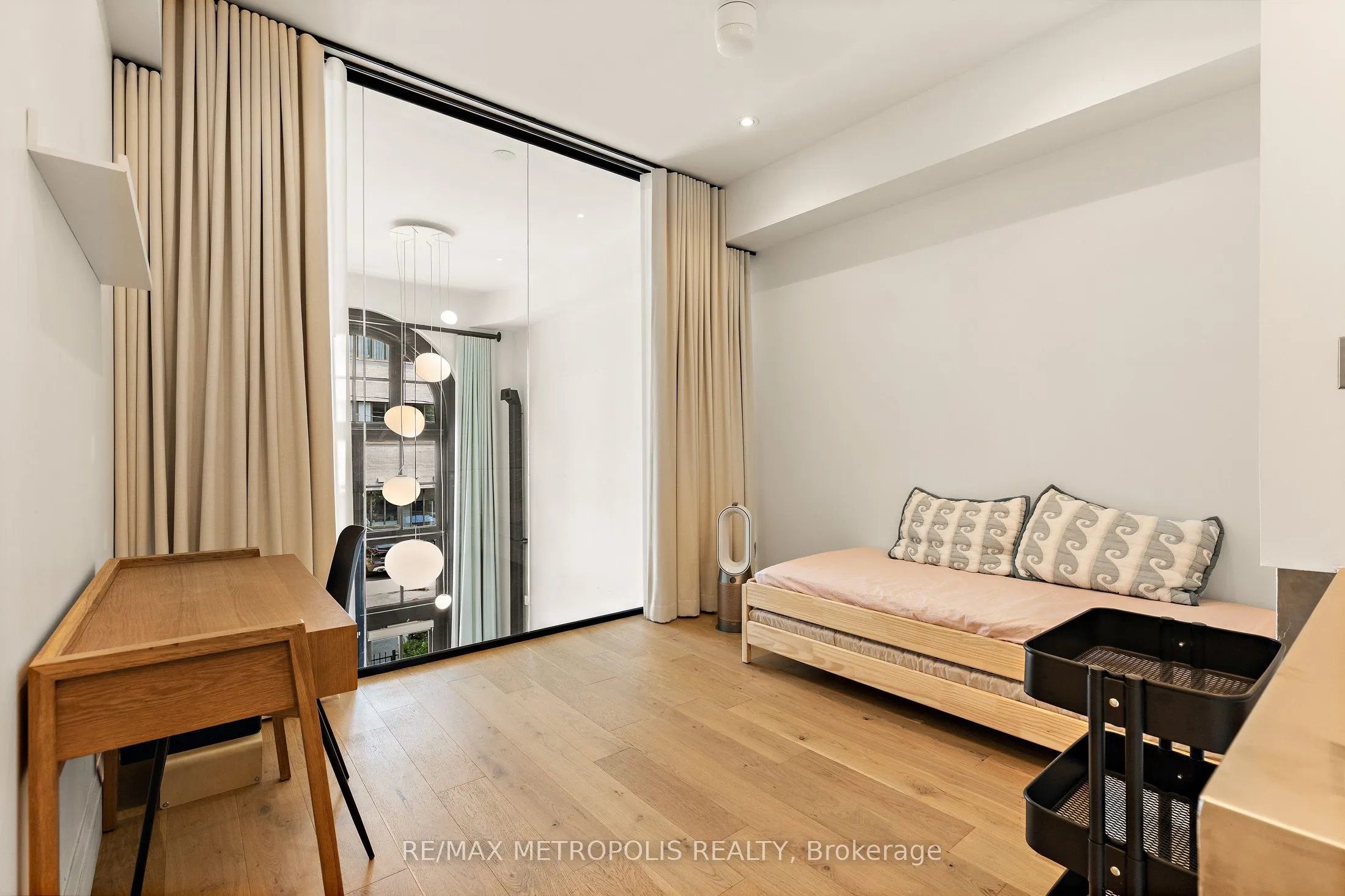 394 Euclid Avenue, #102