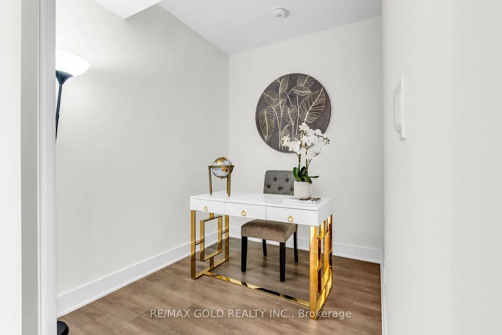 188 FAIRVIEW MALL Drive, #2101