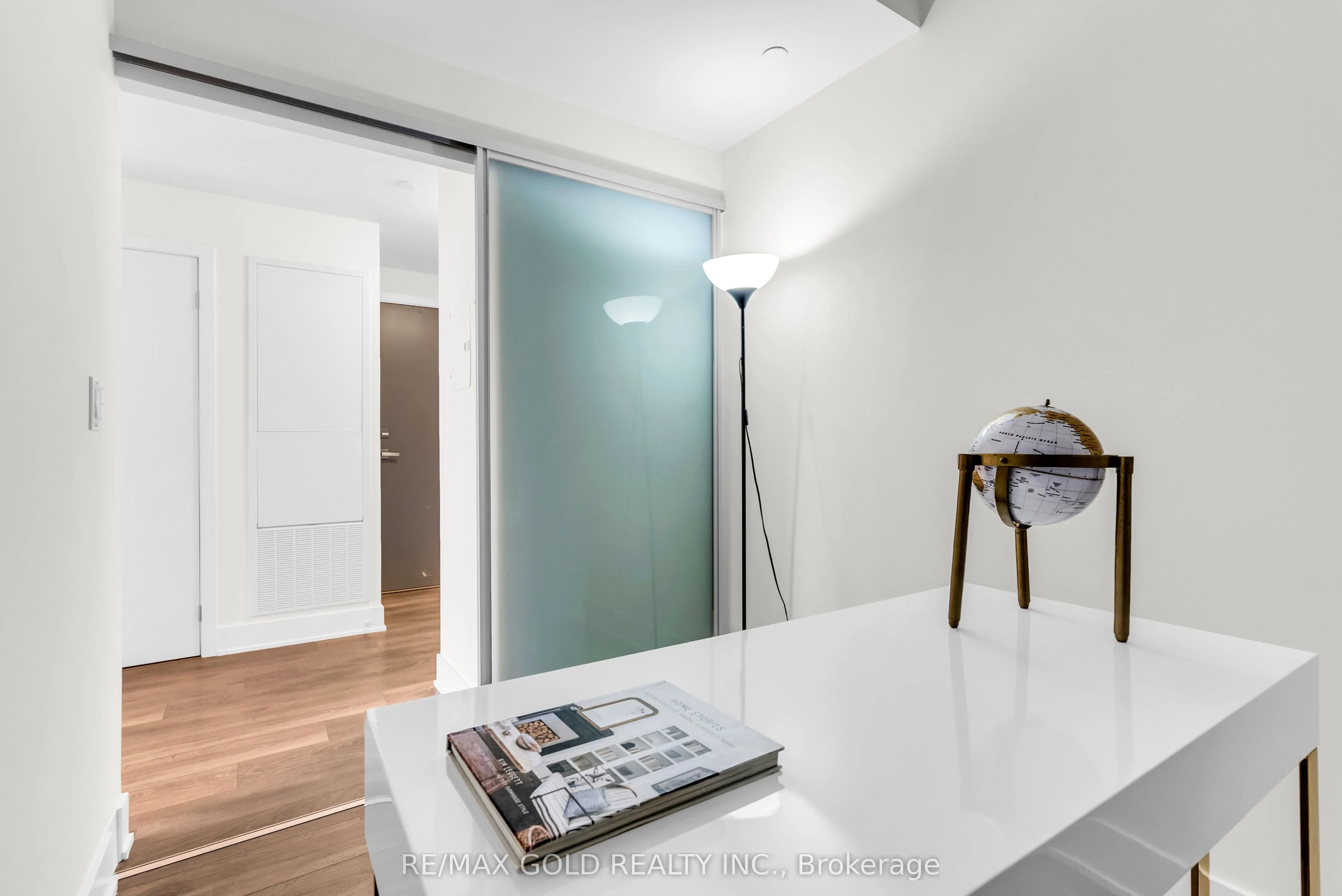 188 FAIRVIEW MALL Drive, #2101