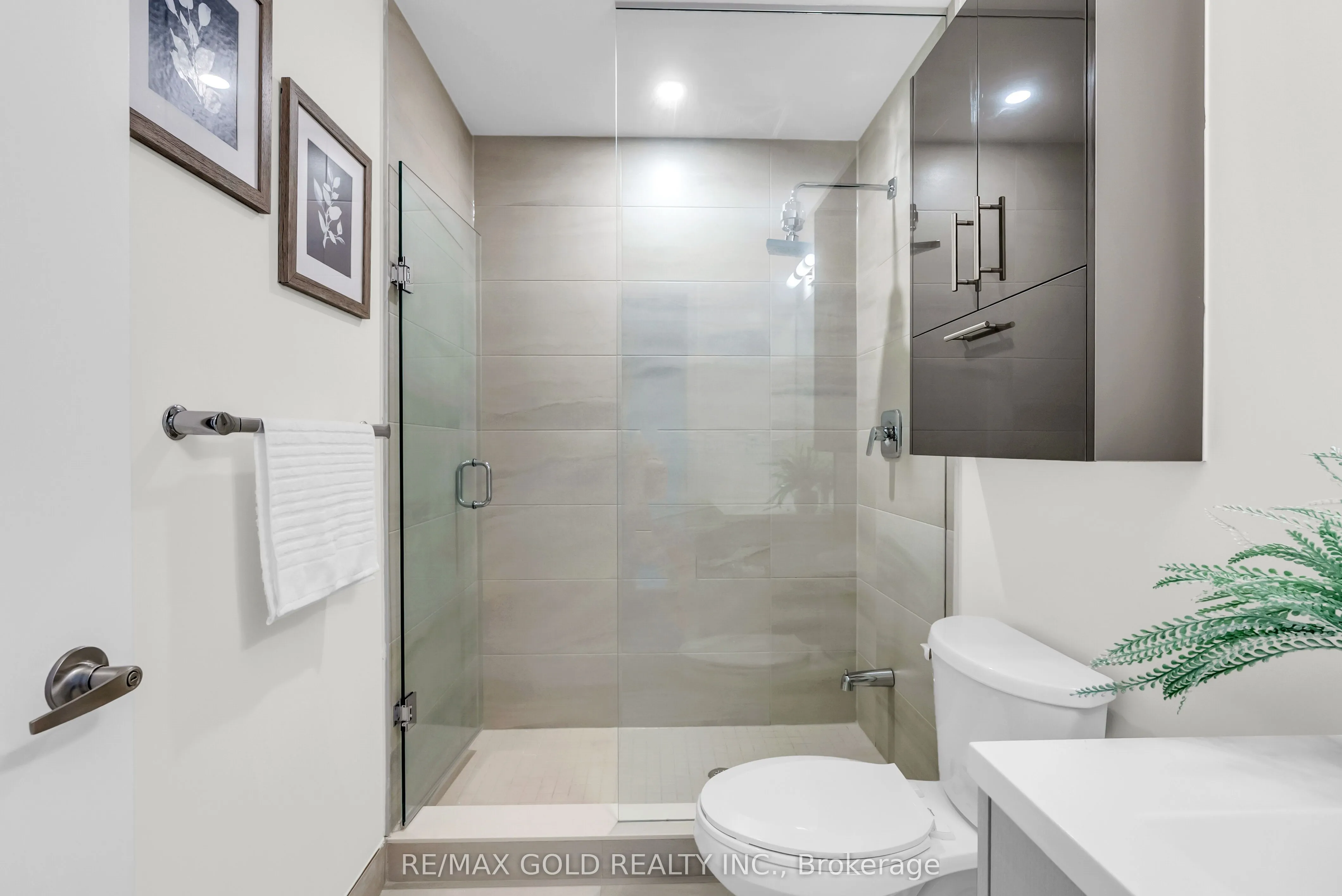 188 FAIRVIEW MALL Drive, #2101