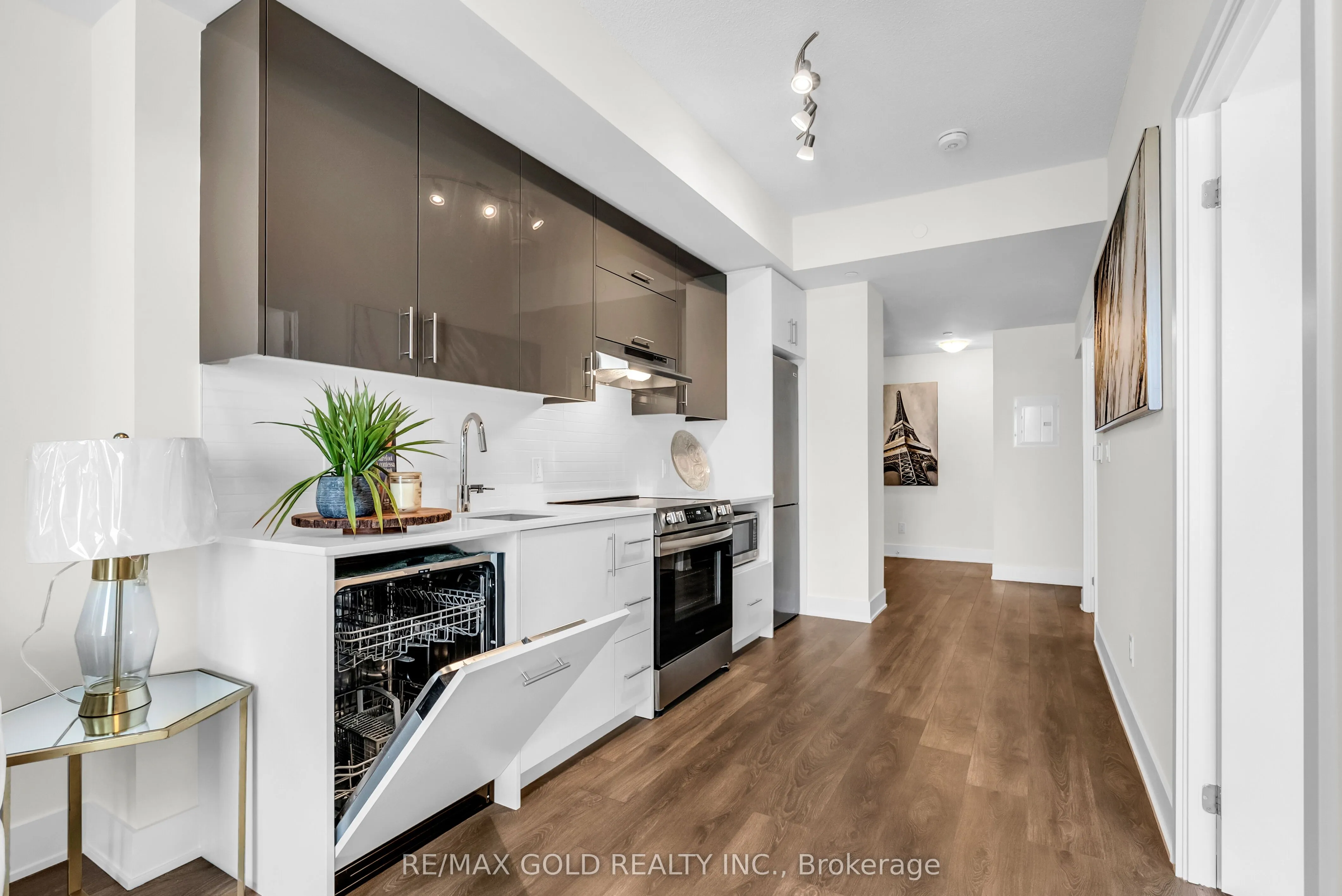 188 FAIRVIEW MALL Drive, #2101