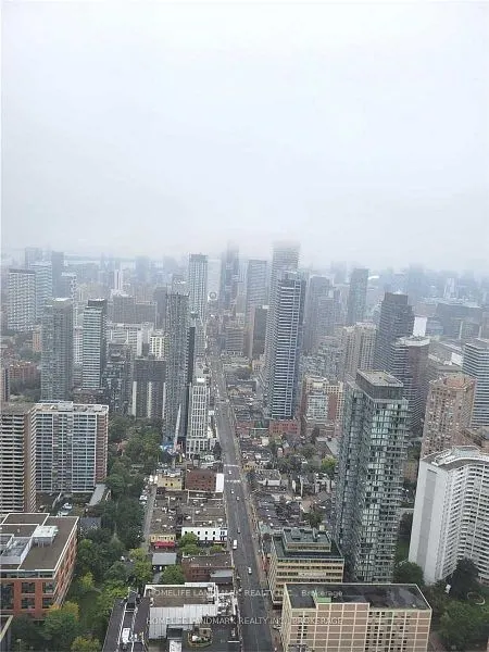 1 Bloor Street E, #5405