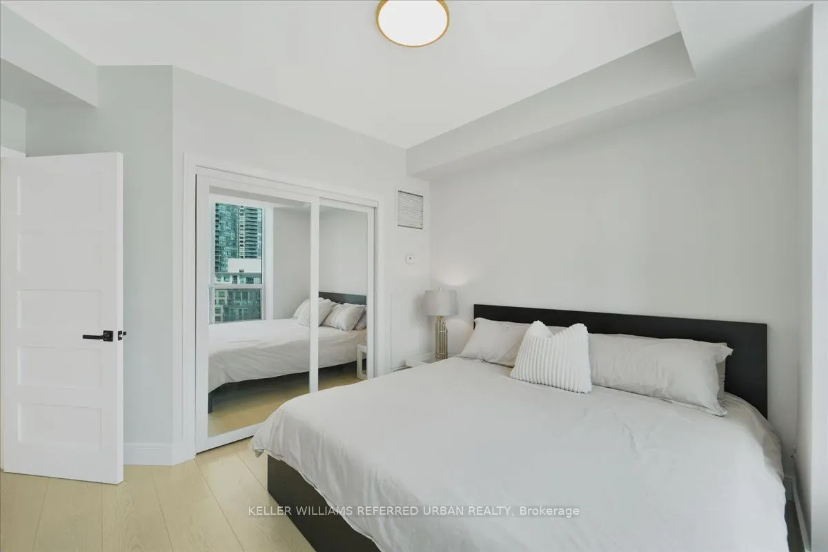 228 Queens Quay W, #2011