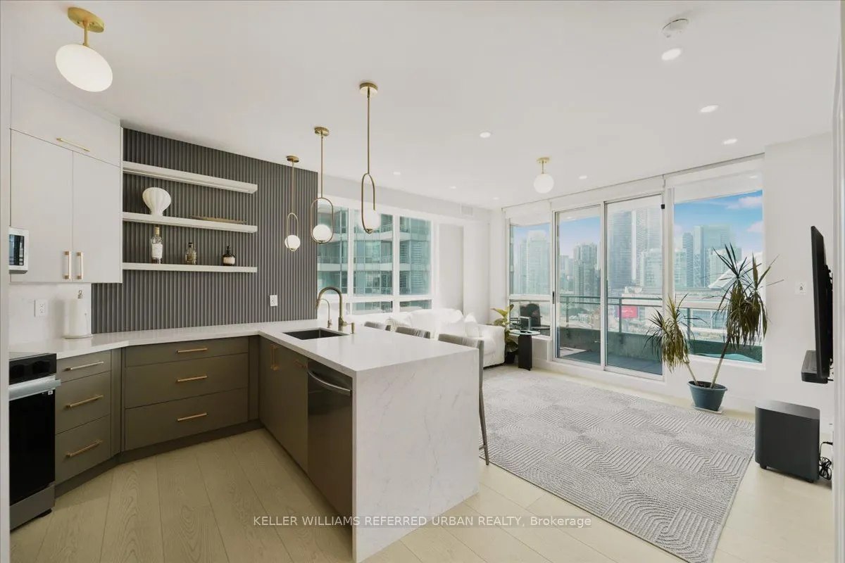 228 Queens Quay W, #2011