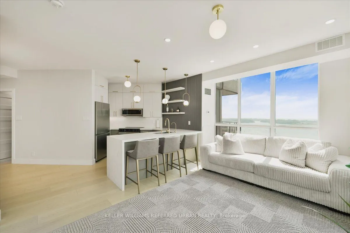 228 Queens Quay W, #2011