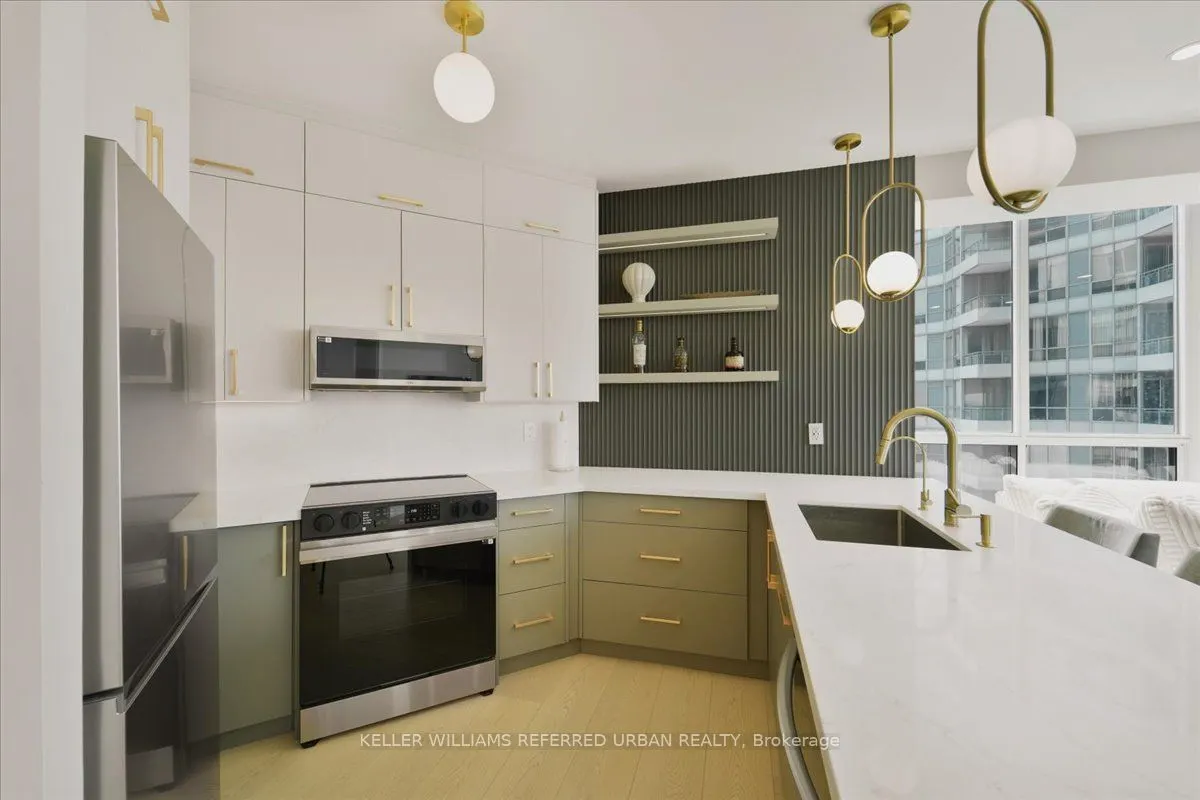 228 Queens Quay W, #2011