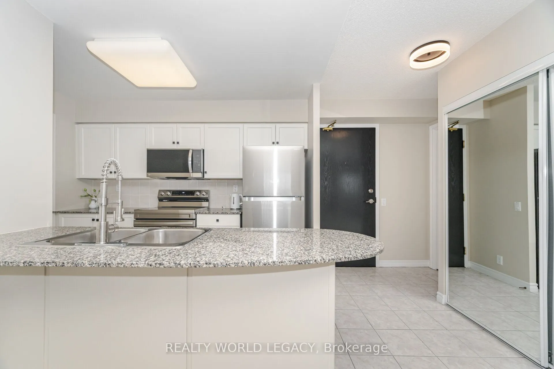 1720 Eglinton Avenue E, #610