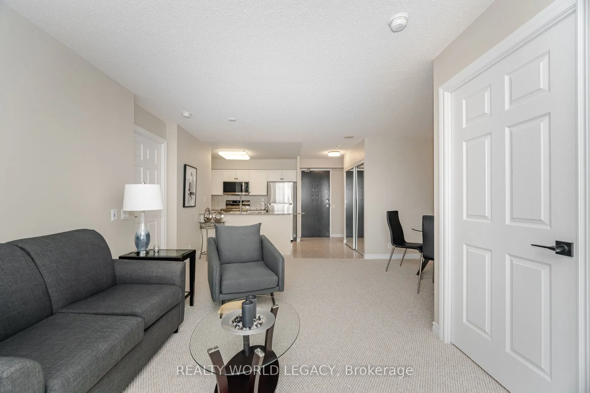 1720 Eglinton Avenue E, #610