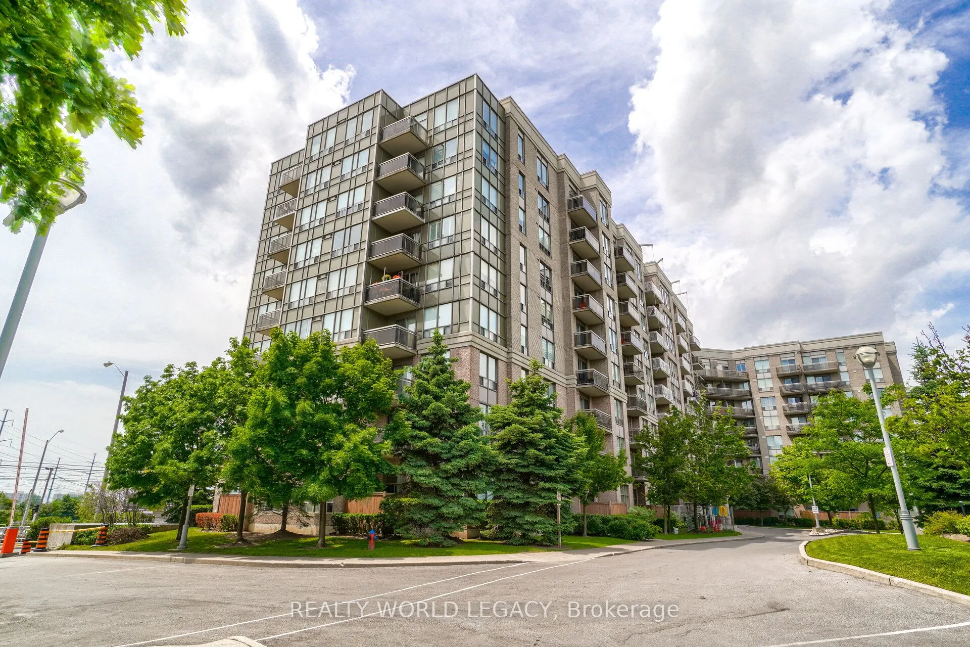 1720 Eglinton Avenue E, #610